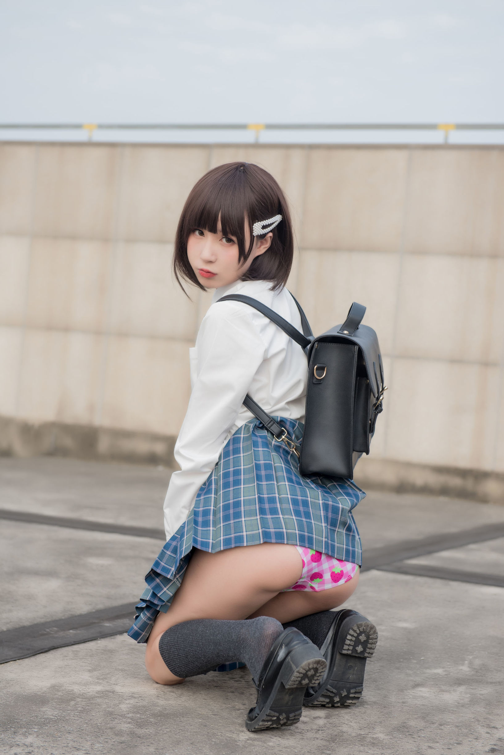 萌妹子南鸽 少女裙底