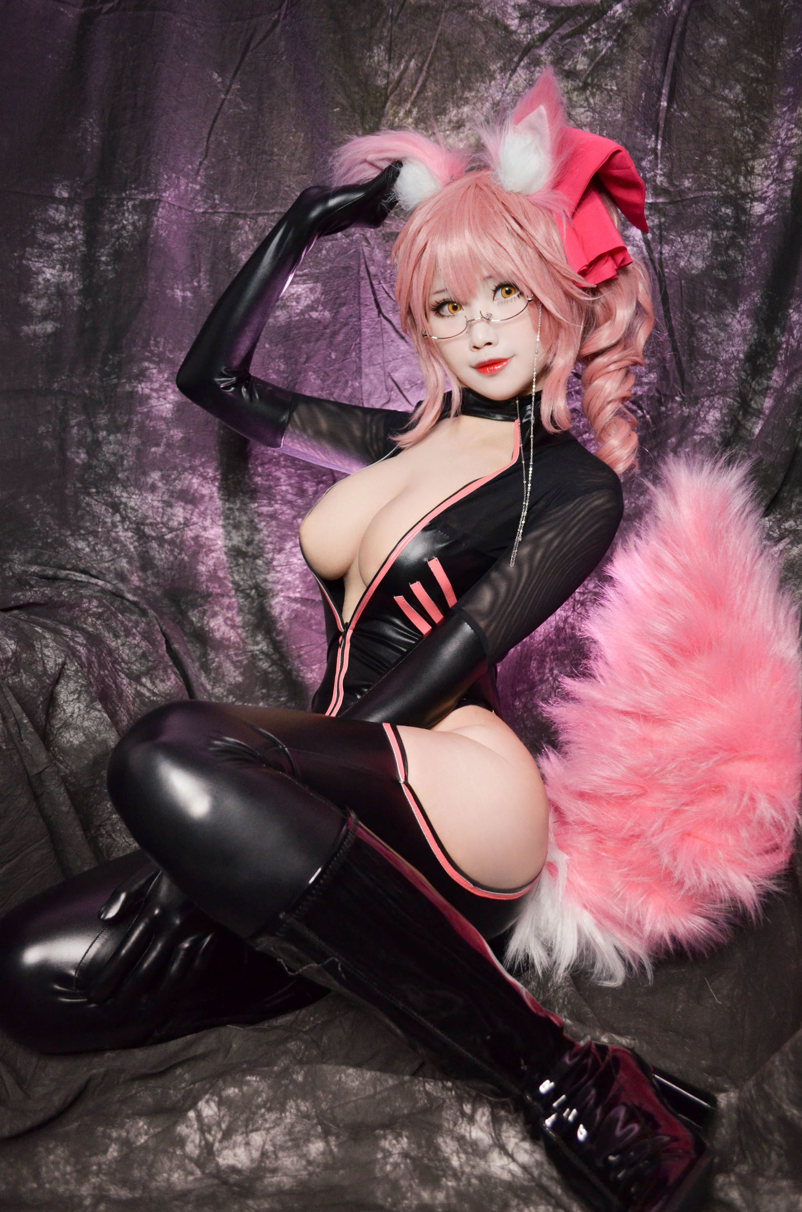 Coser萱-KaYa Tamamo Secretary (Fate Grand Order)