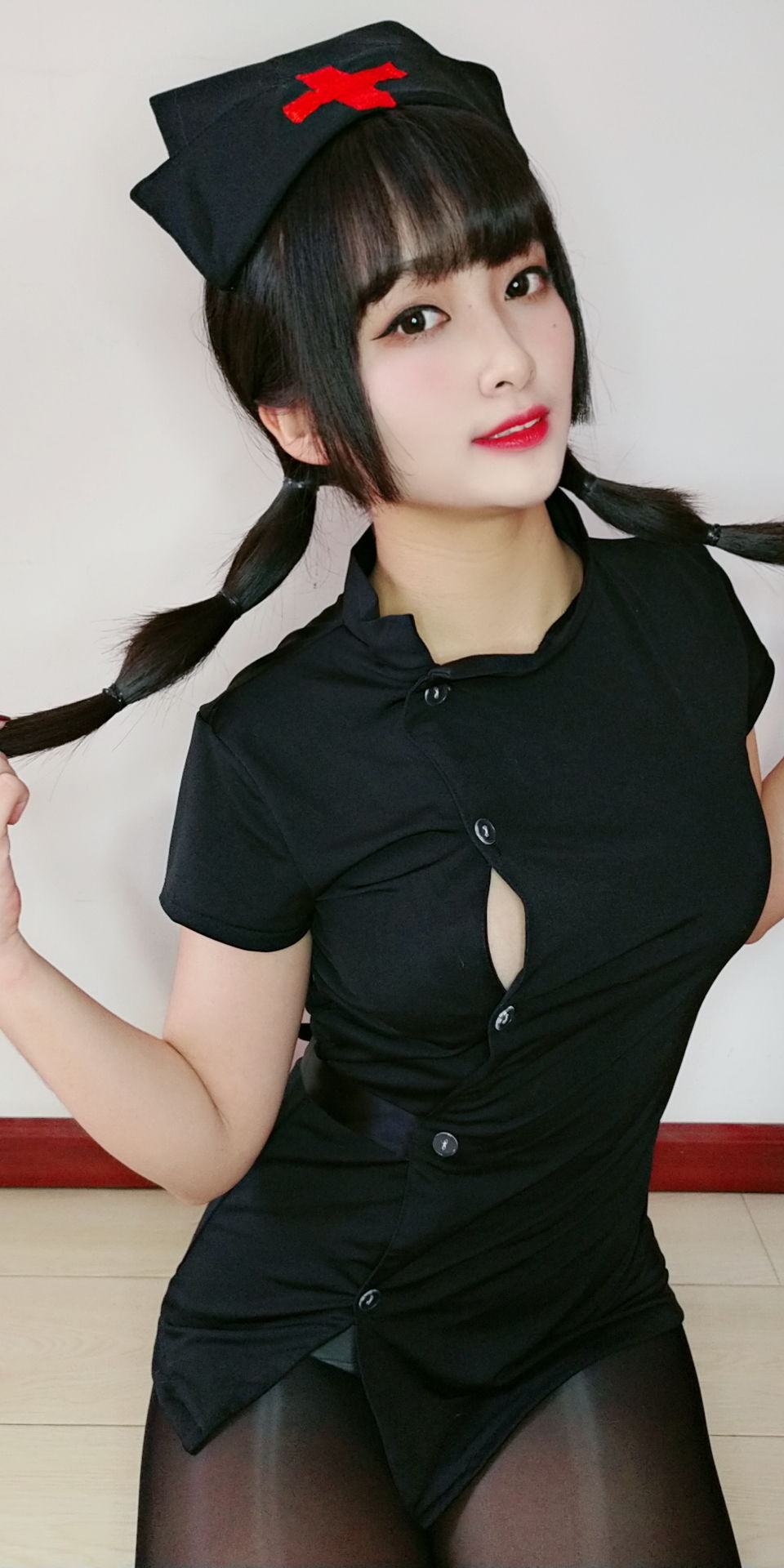 [Cosplay写真] 动漫博主洛璃 belle SAMA - 情人节小护士