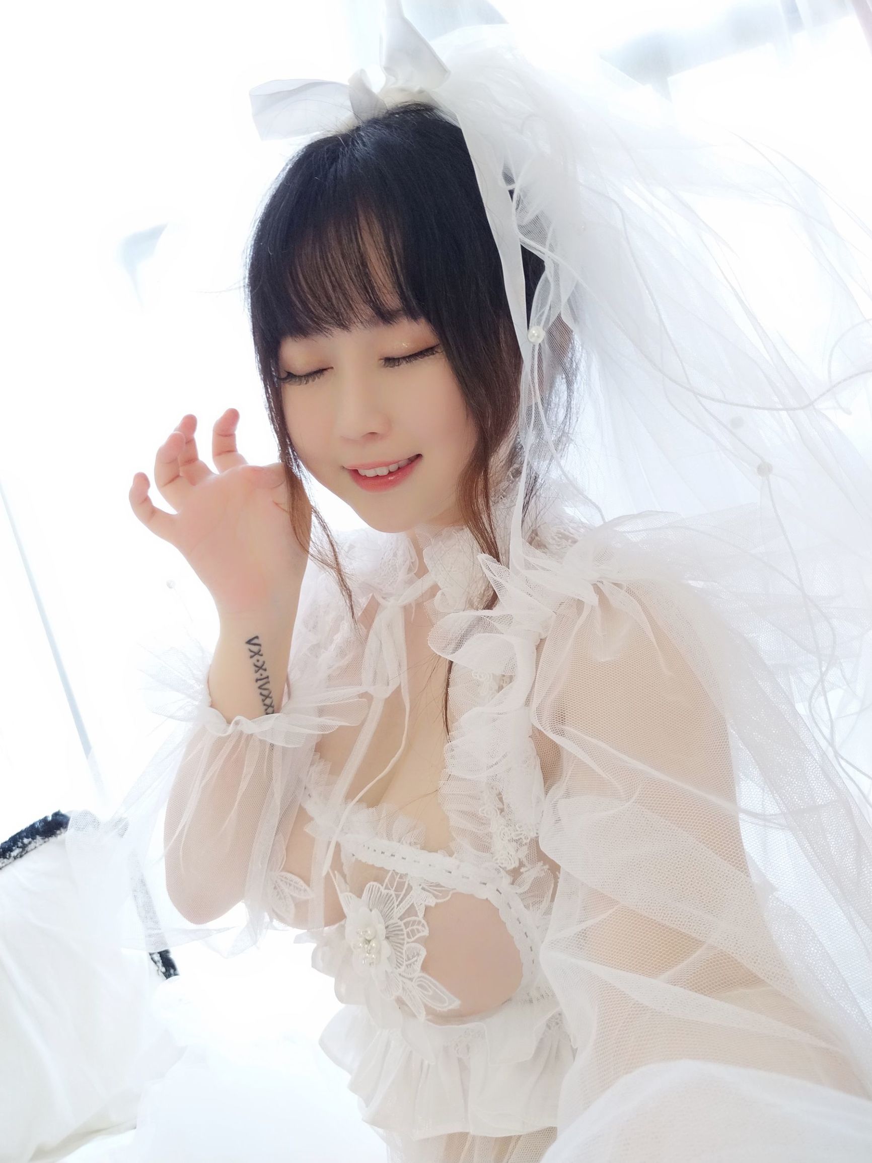 [Cosplay写真] 蜜桃少女是依酱呀 - 花嫁