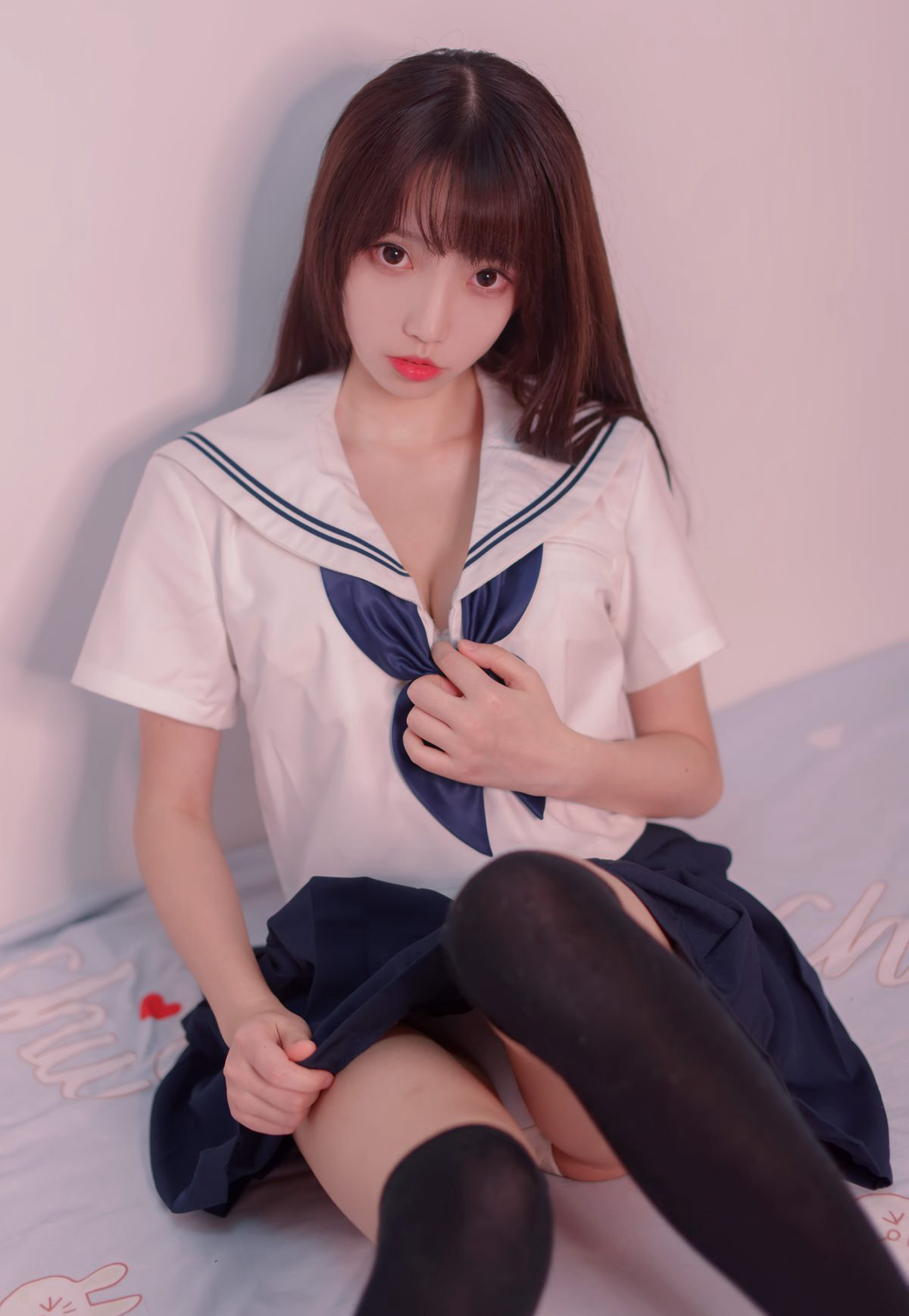 백이자인 교주 JK 제복 유혹 섹시 흑실 유혹 코스프레 음란한 그림