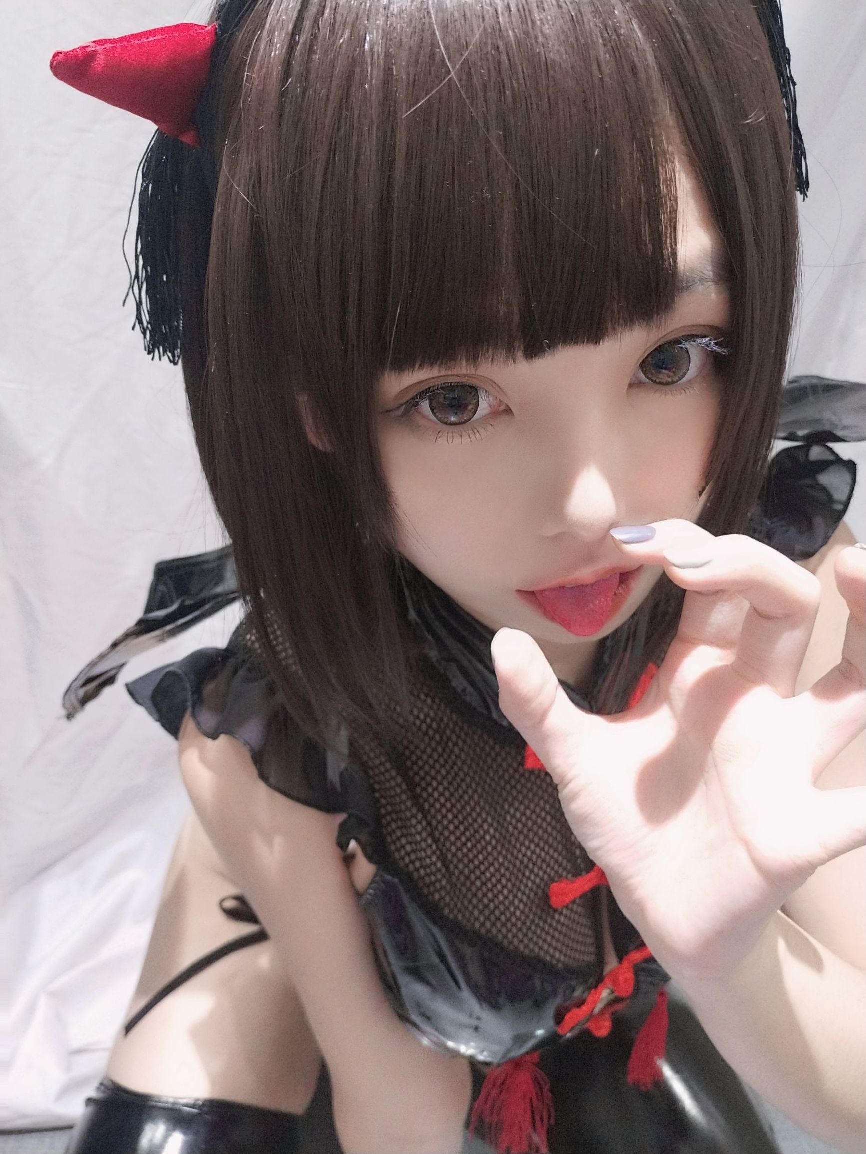 コスプレ写真] 萌え系のお嬢様 蜜汁猫裘 - 小悪魔自撮り