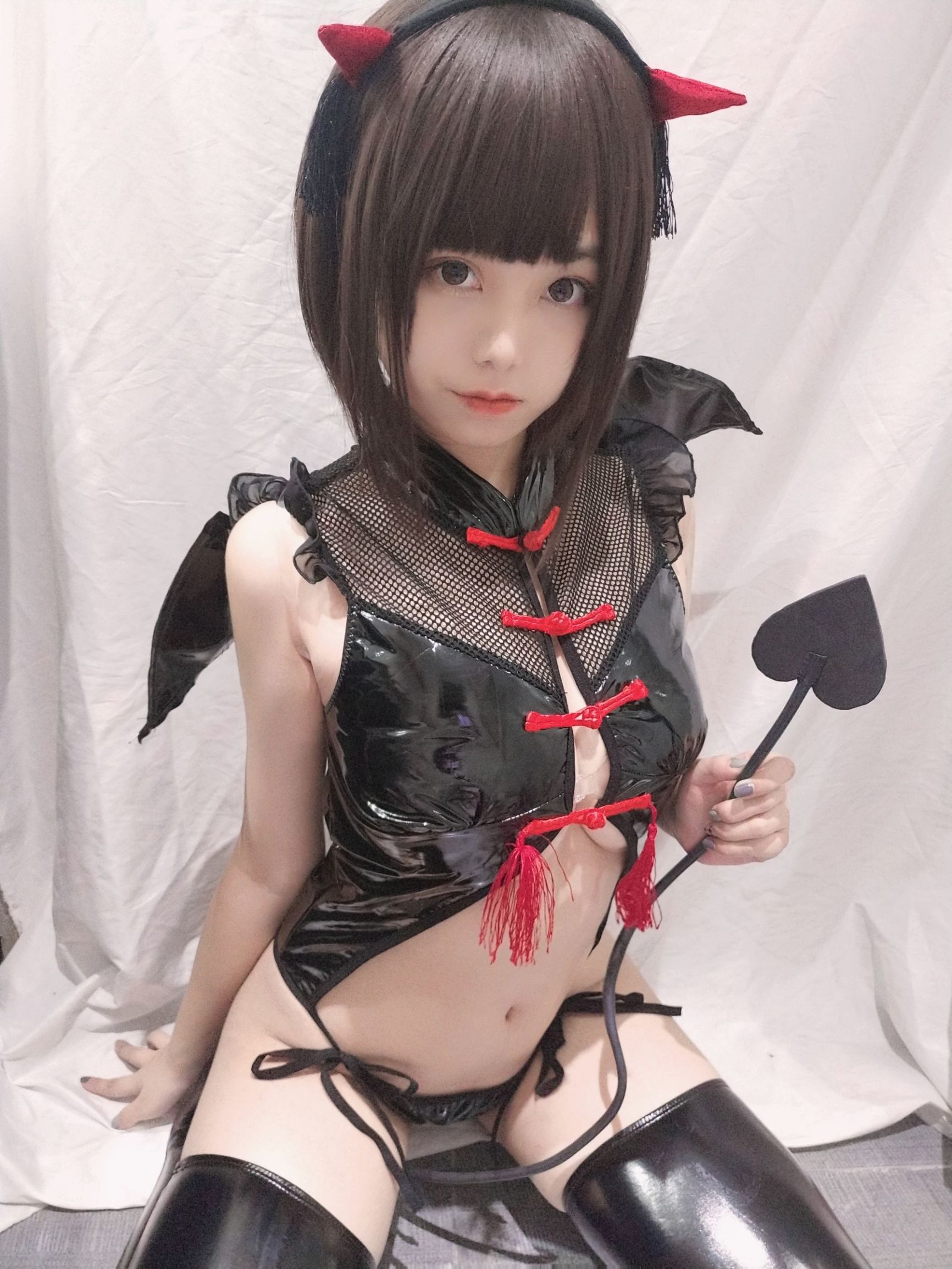 コスプレ写真] 萌え系のお嬢様 蜜汁猫裘 - 小悪魔自撮り