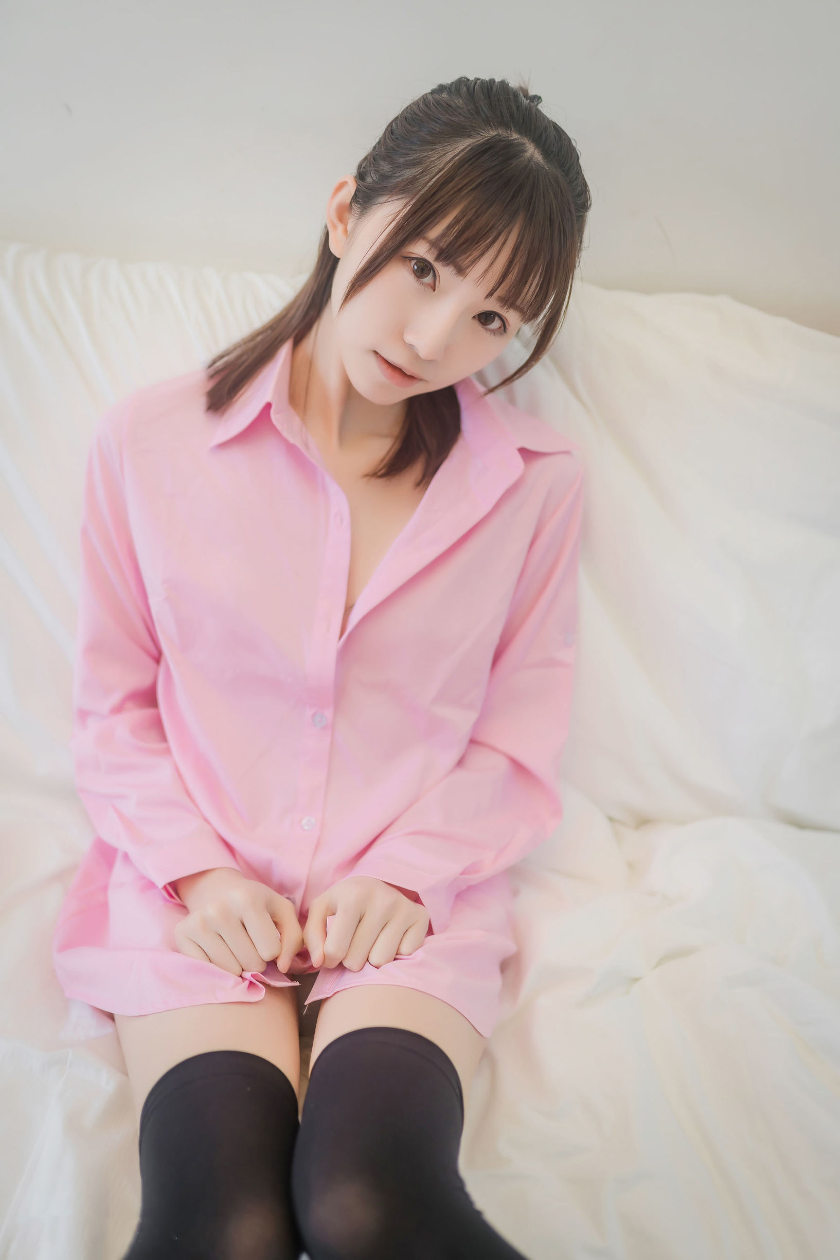 [网红COSER] 动漫博主Kitaro_绮太郎 - 粉色衬衫