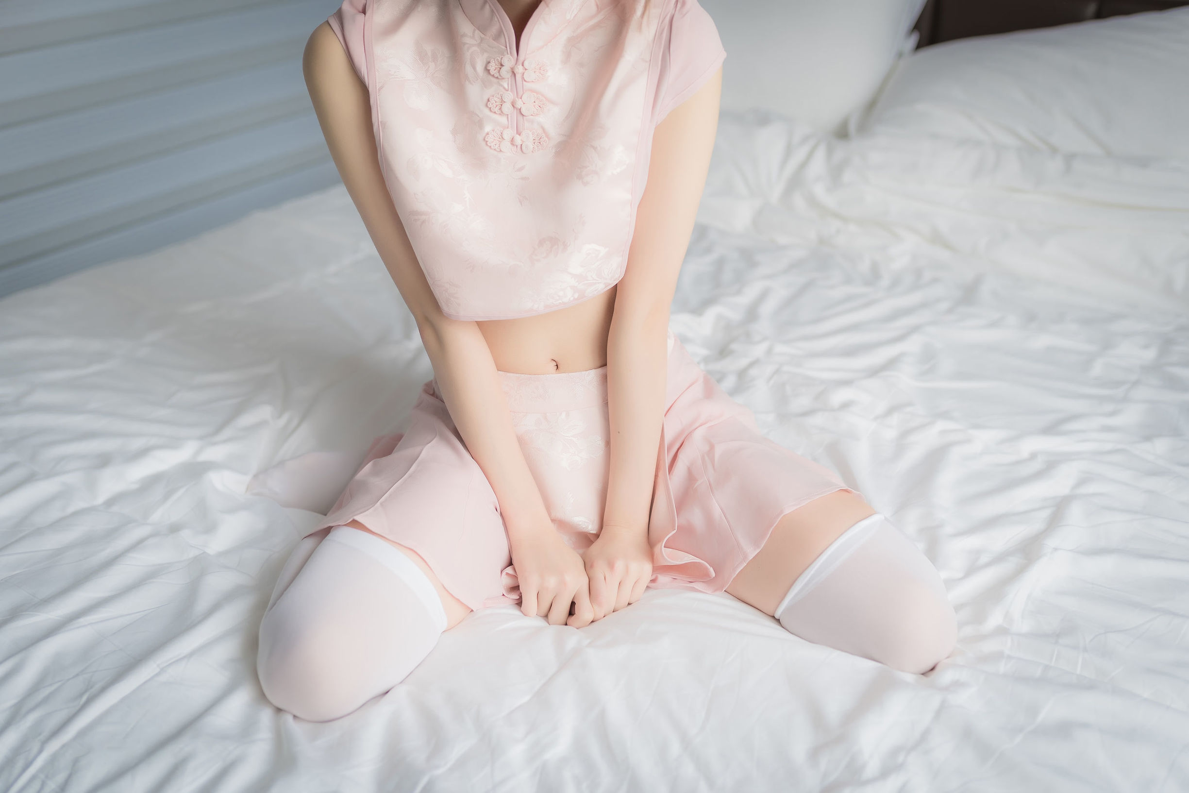 [网红COSER] 动漫博主Kitaro_绮太郎 - 粉色团子