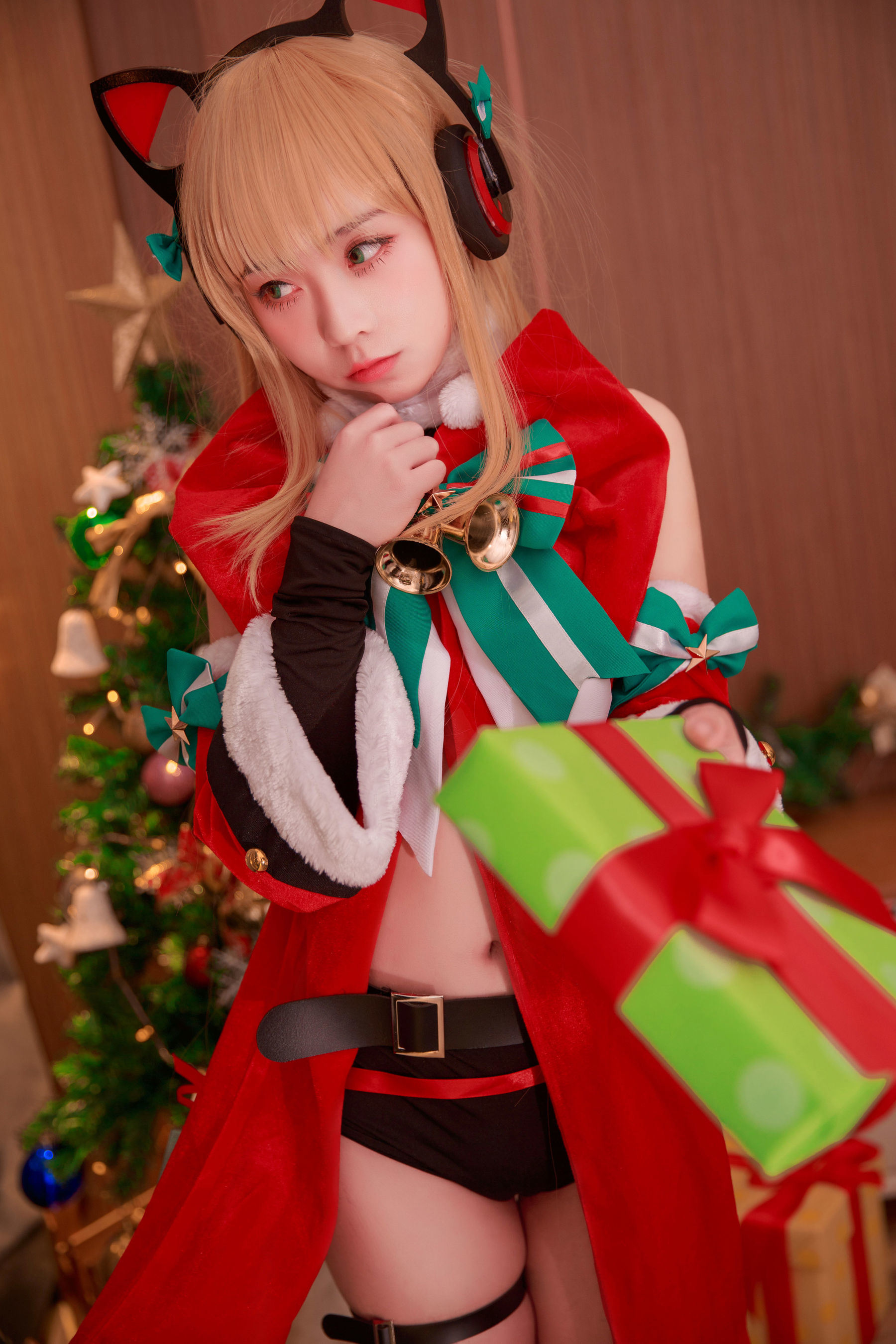 [Cosplay] 动漫博主G44不会受伤 - TMP圣诞