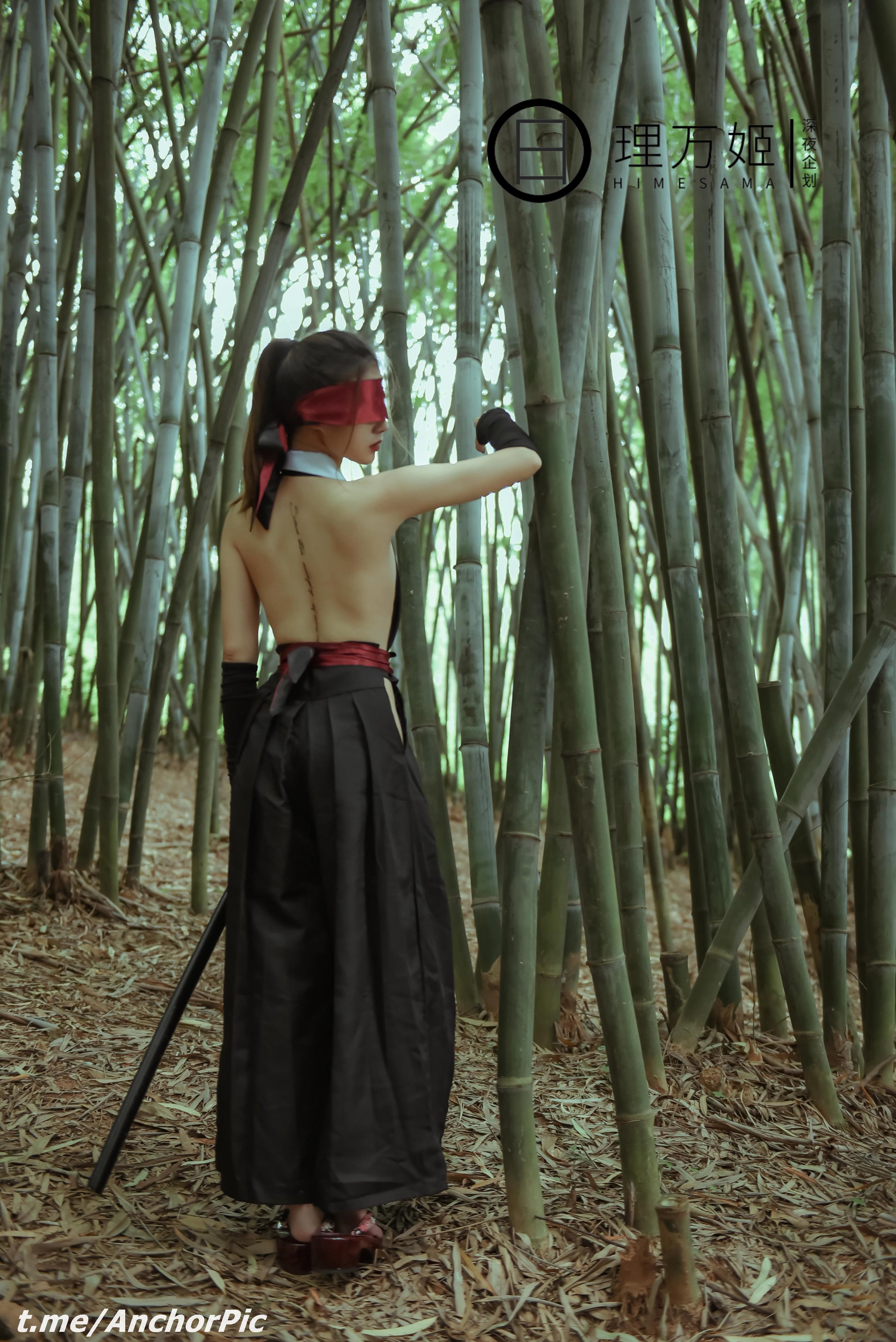 理万姬 - 女武士竹林露出 30P