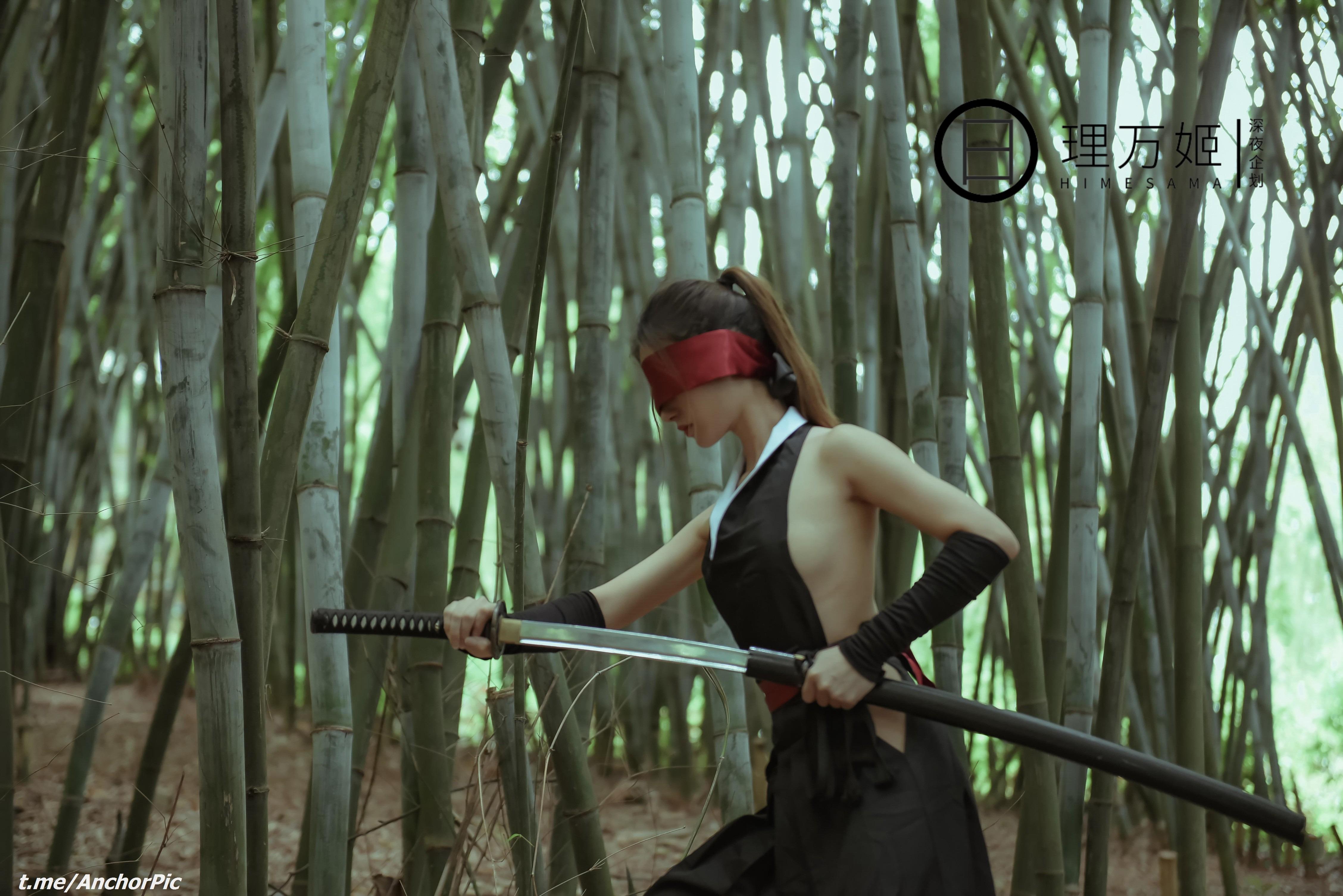 理万姬 - 女武士竹林露出 30P
