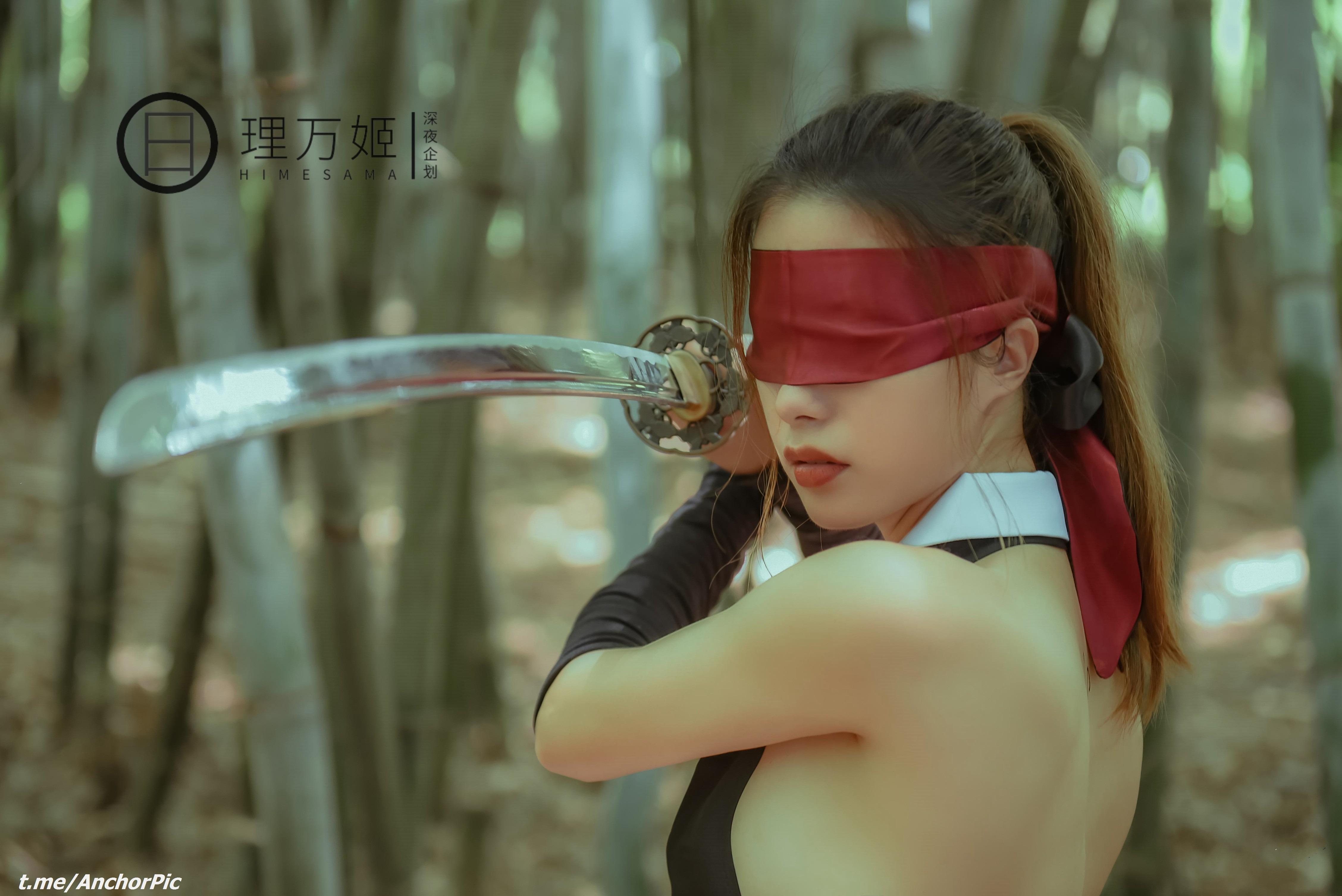 理万姬 - 女武士竹林露出 30P