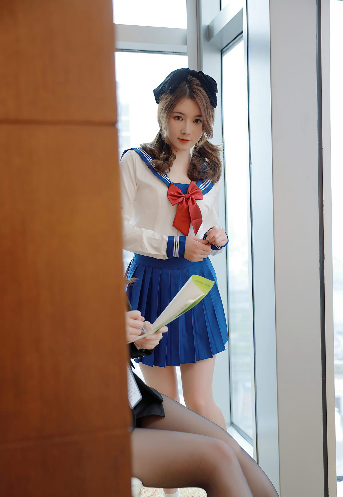 性感制服诱惑美女秘书极品黑丝丰满美腿高跟办公室写真
