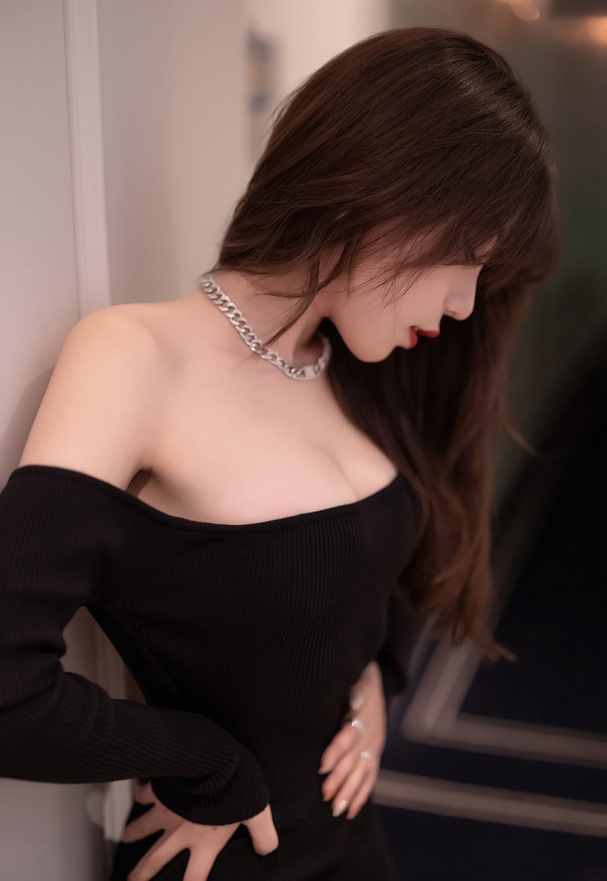 ชิชิ บูตตี้ การล่อลวง ก้นสูงเช้ง เย้ายวน หลังเปลือย เซ็กซี่ ถุงเท้าดำ สุดยอดสาวสวย