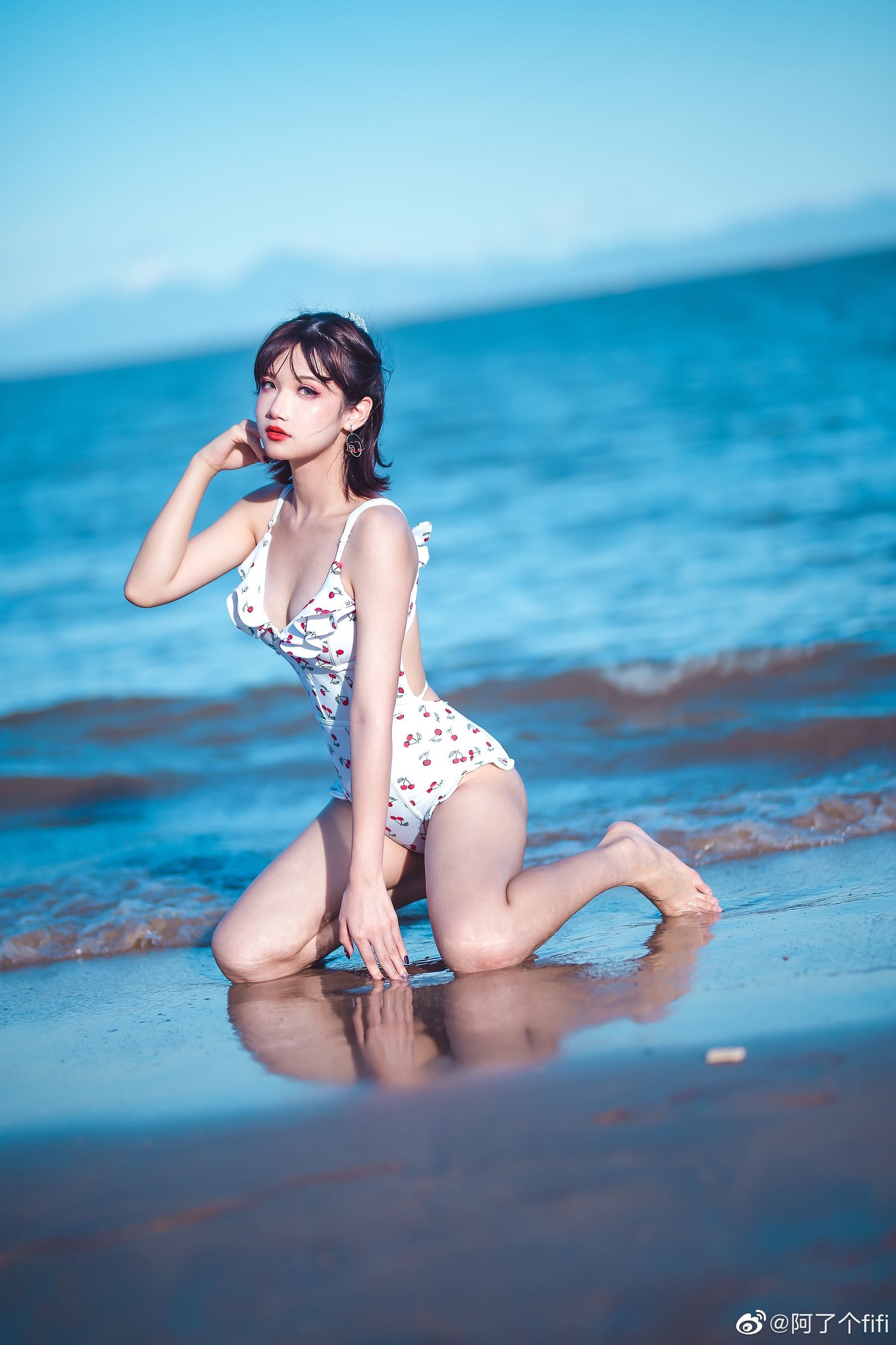 [COS福利] 动漫博主阿了个fifi - 夏天泳装