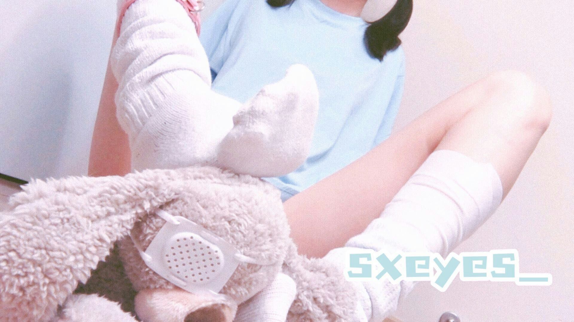 COS 혜택] 멩메이쯔옌장다모왕w - 티셔츠 흰실