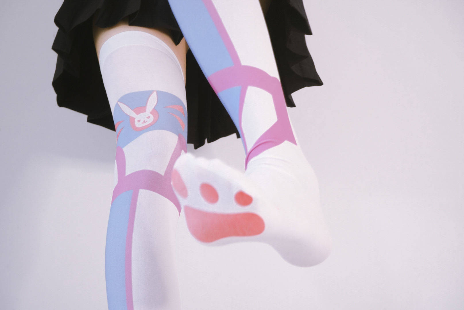 [COS福利] 萌妹子眼酱大魔王w - D.VA