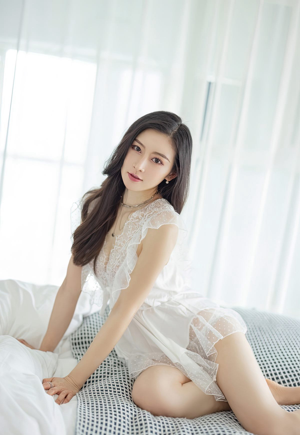เอมิเช เซ็กซี่เทพธิดา วาเนสซ่า เซ็กซี่สูงส่งสตรีวัยกลางคน ถอดถุงน่อง เนื้อซิลค์ เท้าสวยงาม