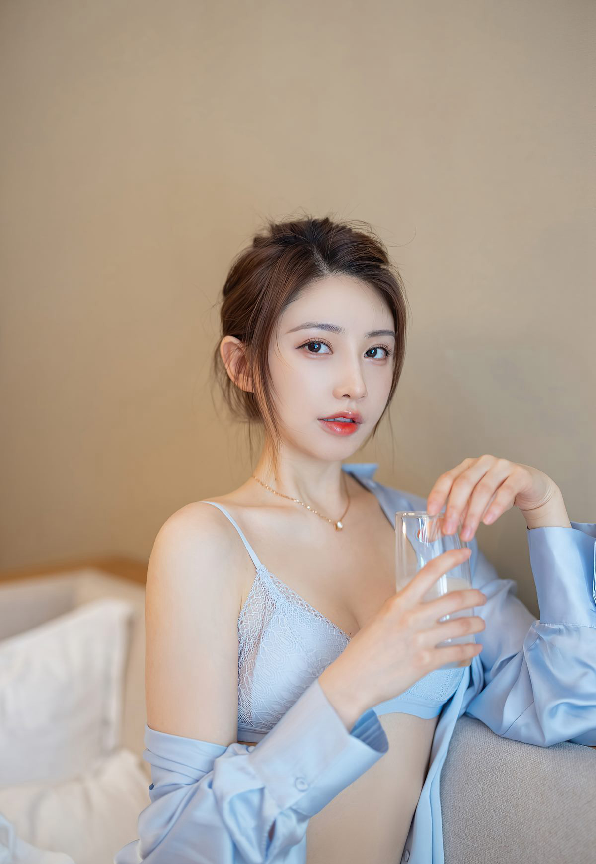 爱蜜社女神刘奕宁气质制服诱惑性感内衣风骚高颜值