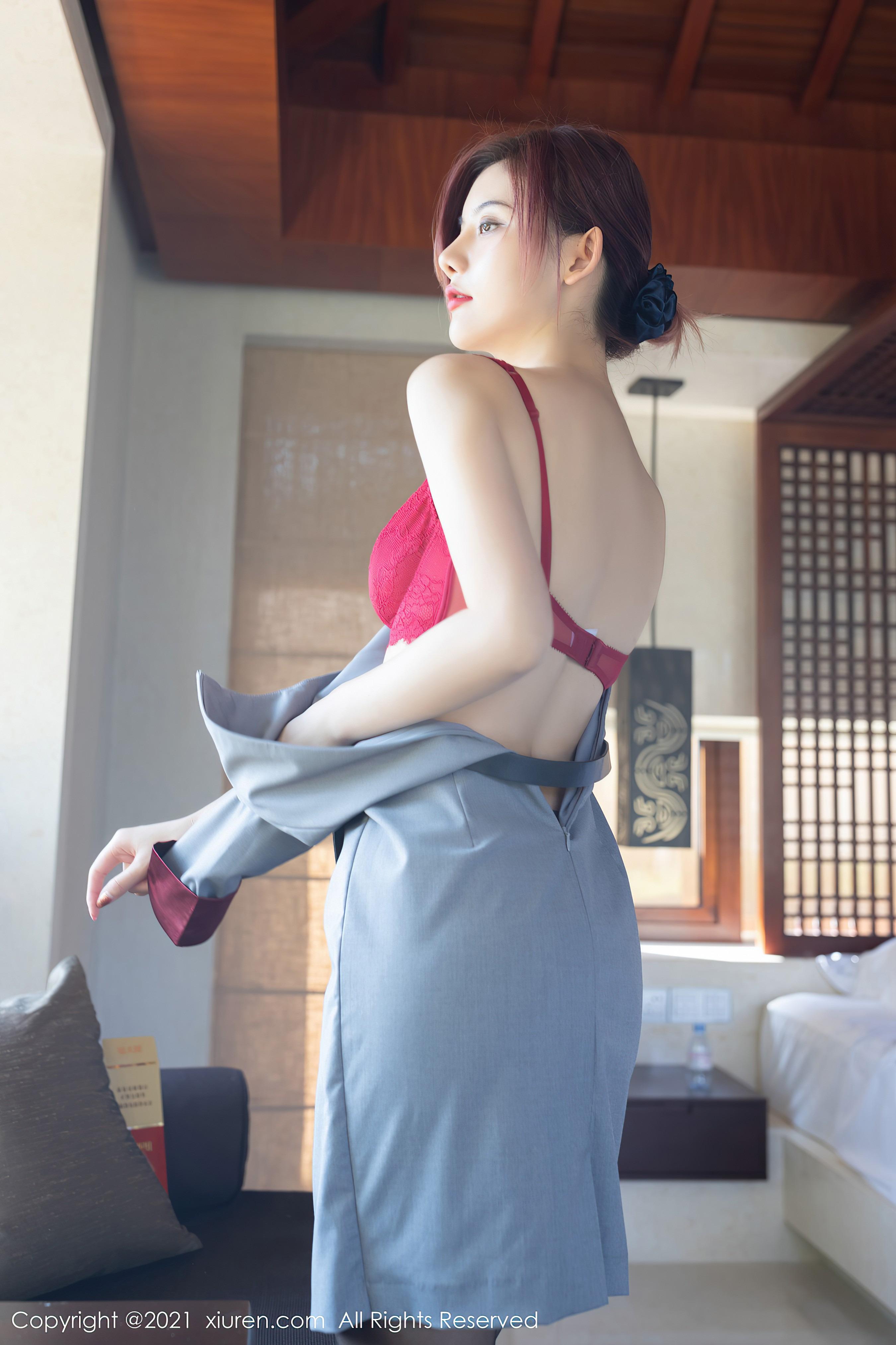 [XIUREN] No.3295 就是阿朱啊 51P