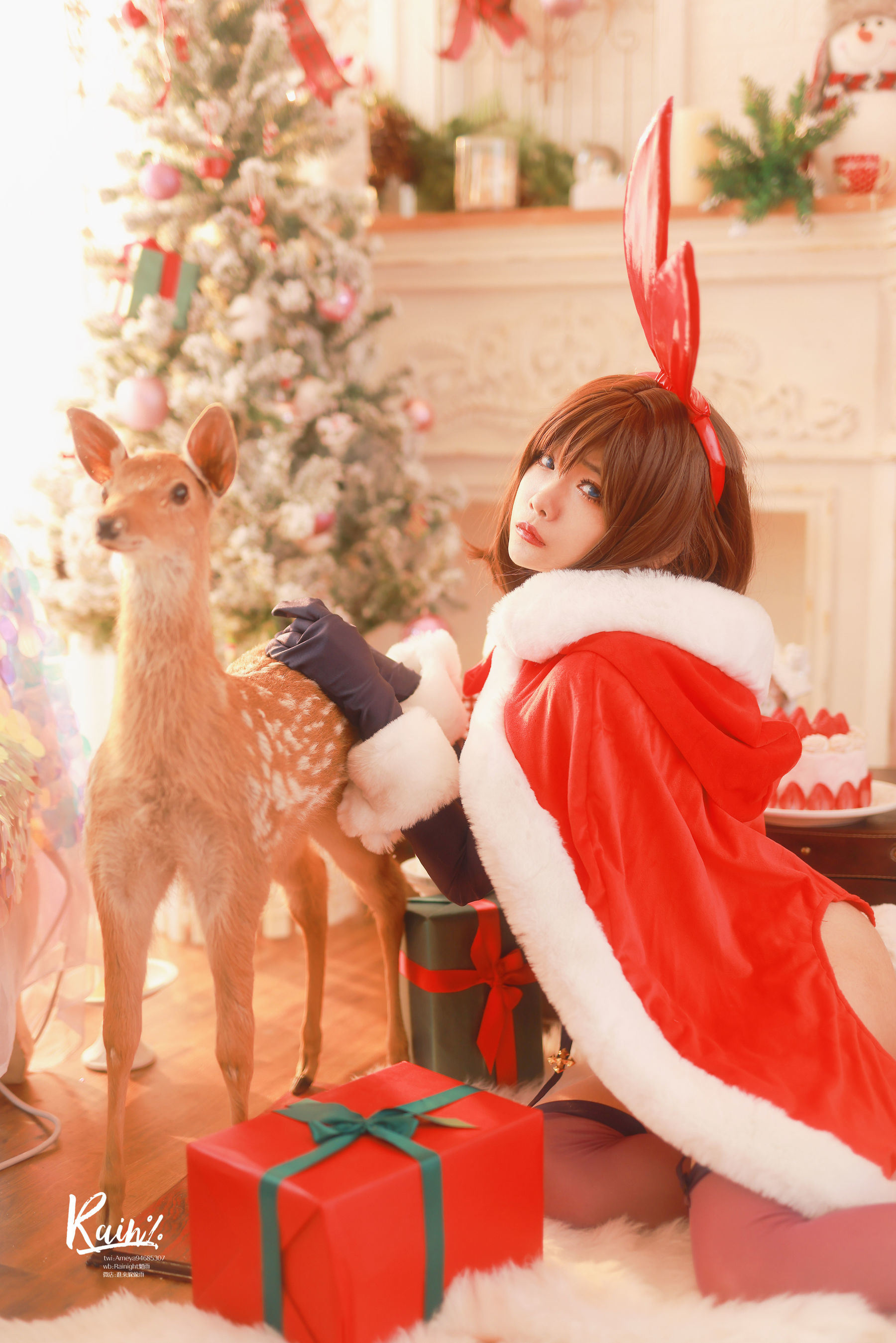 Internet Celebrity Cosplayer Photobook] Anime Blogger Rainight Xiao Yu - Christmas Rabbit