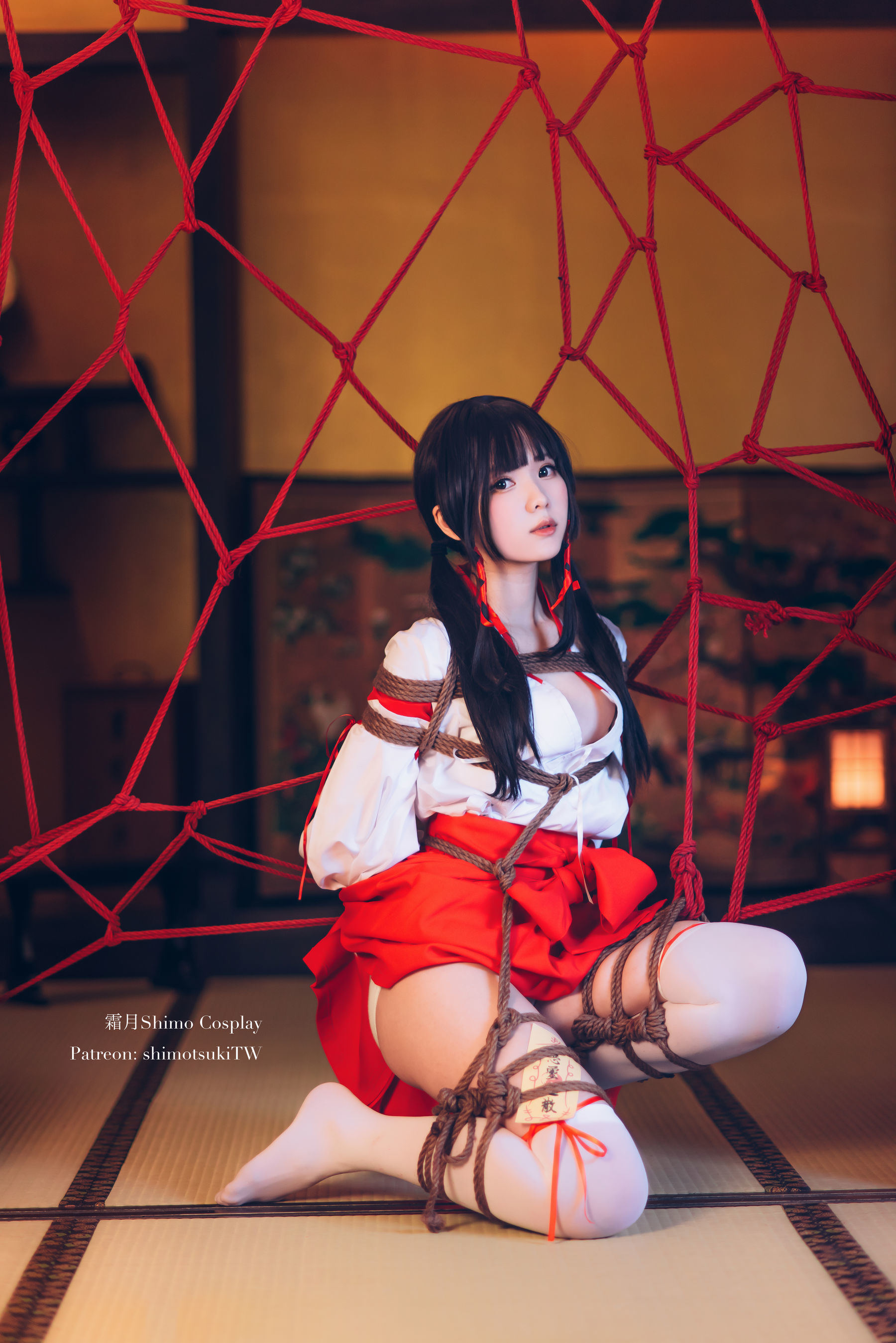 [网红COSER写真] 微博妹纸霜月shimo - 巫女捆绑