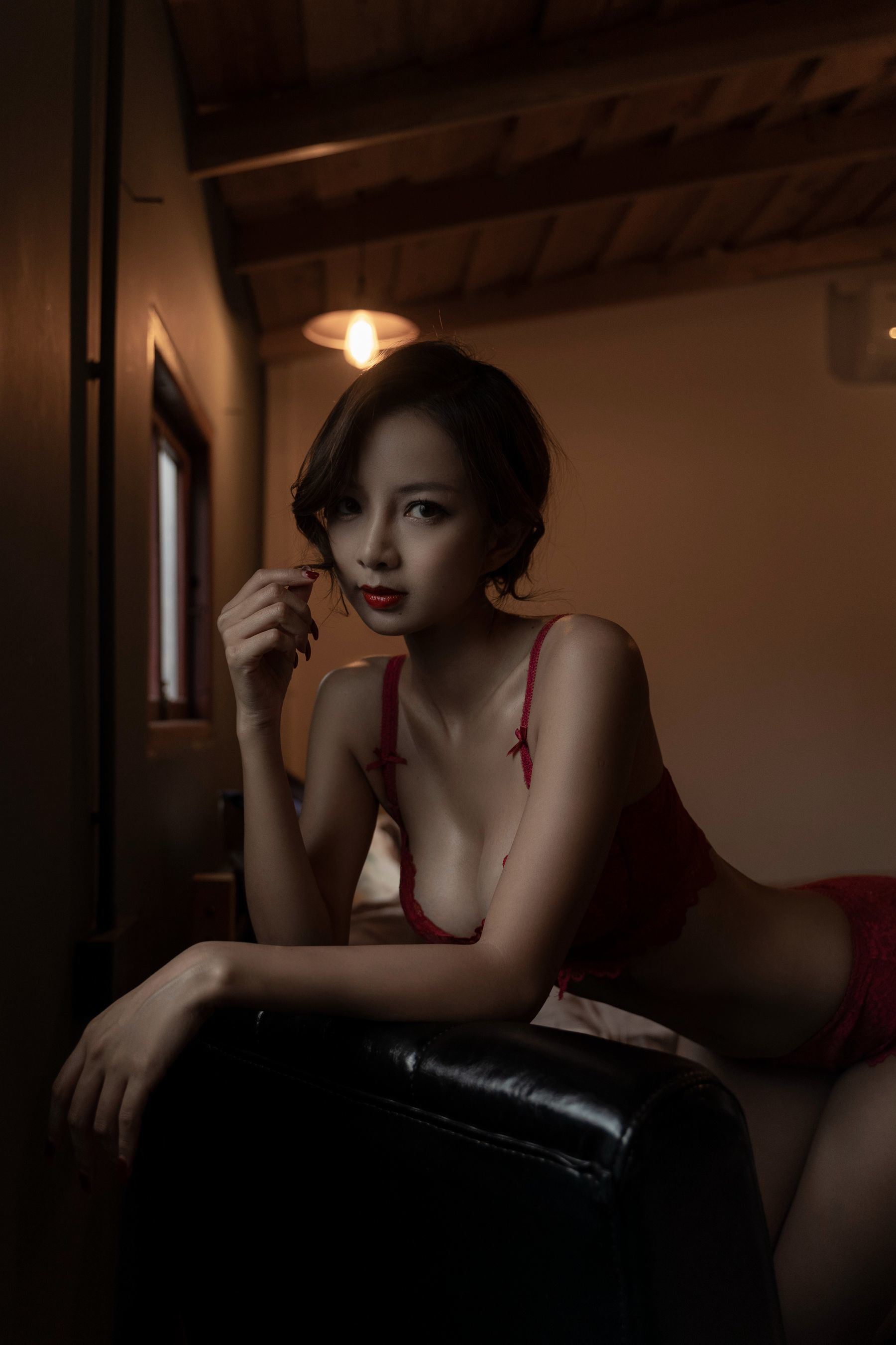 Ảnh Tập Coser Của Net Red] Nicole Tiểu Nguyệt - Cửa Sổ Hậu