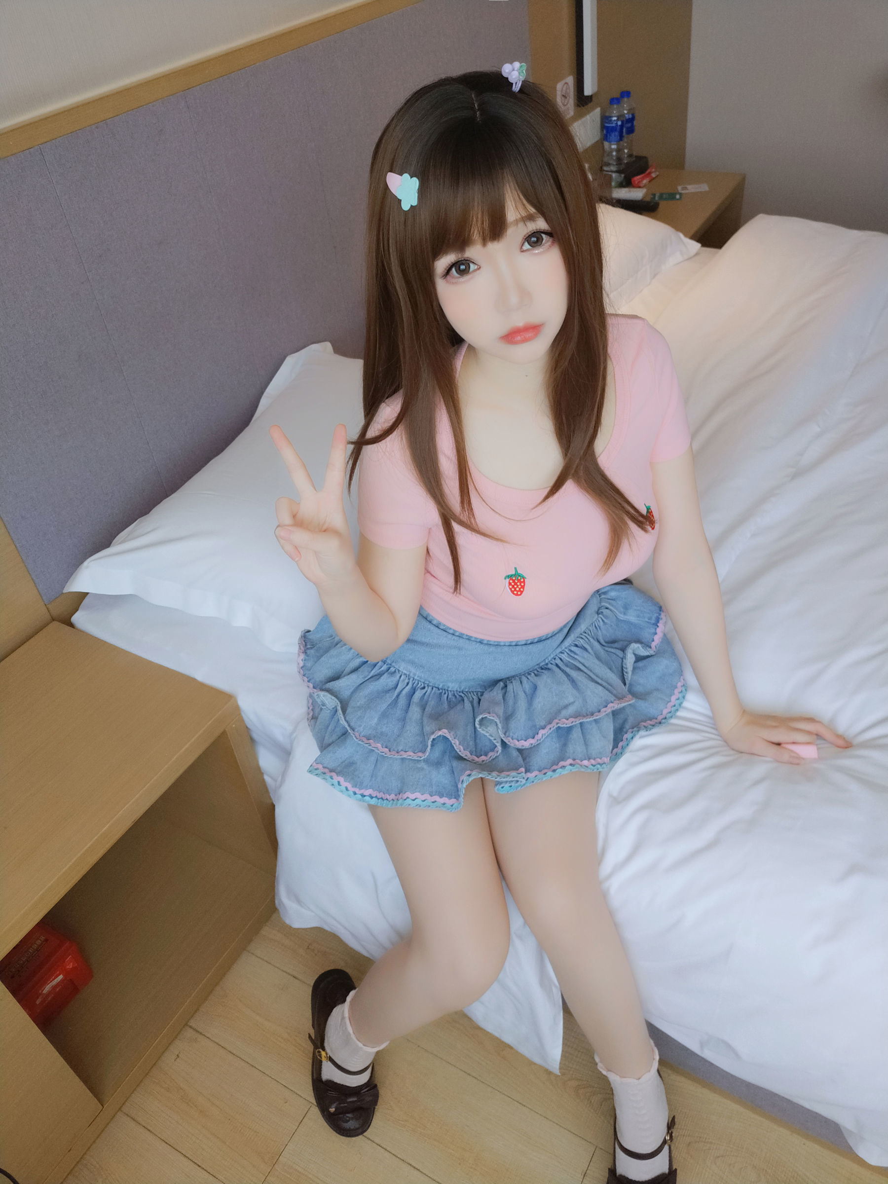 เน็ตไอดอลคอสเพลย์เยอร์โฟโต้บุ๊ค] อนิเมะบล็อกเกอร์เซวฉิงแอสตรา - สาวน้อยชุดกระโปรงสั้น