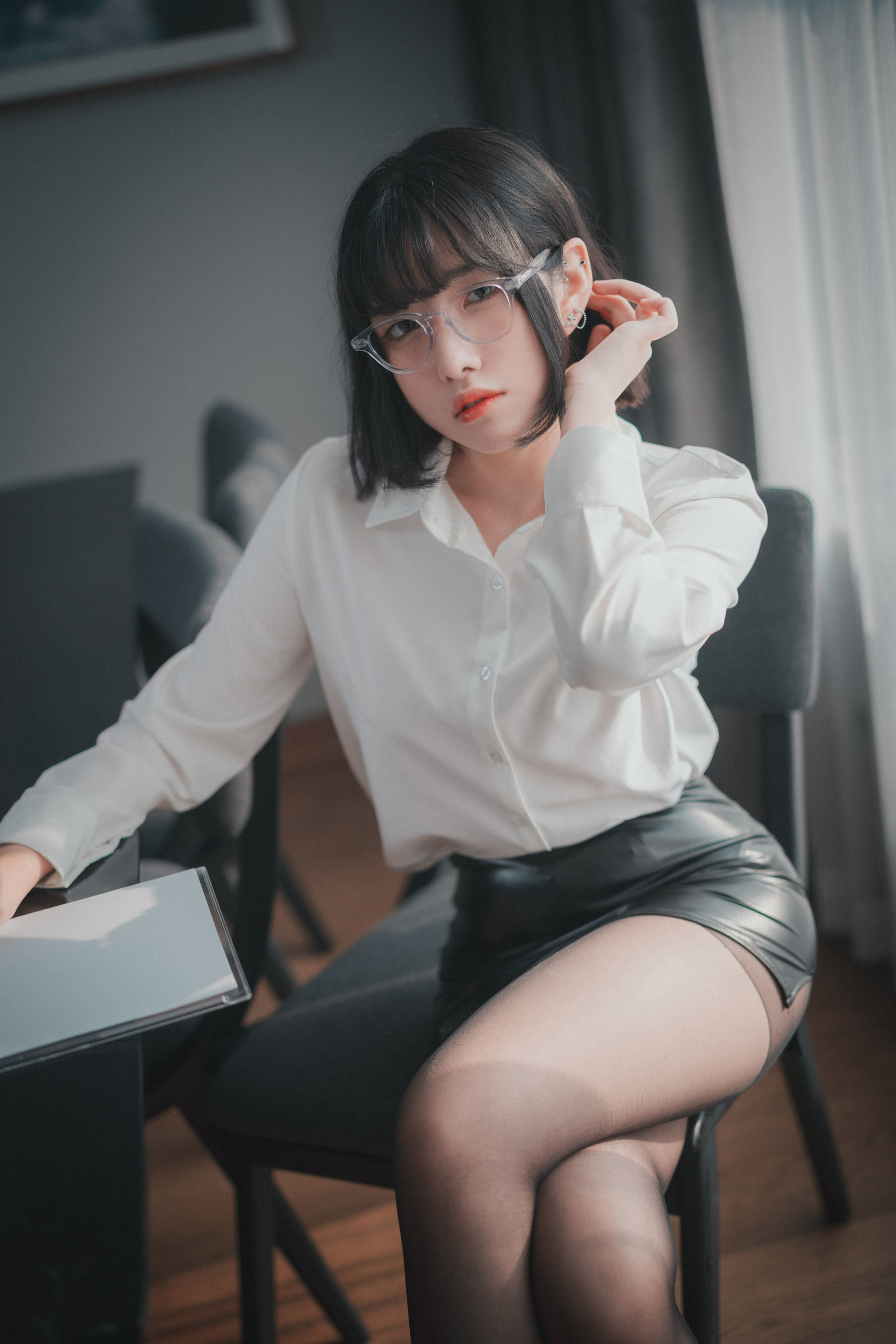 DJAWA] Sonson - Need Your Approval Photo Set