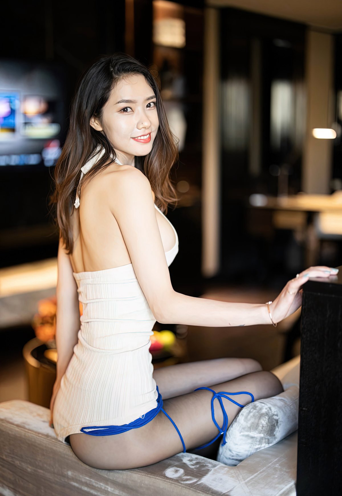 ฟางจื่อเซวียนระดับสูงสุดถุงน่องดำไม่สวมชั้นในเซ็กซี่เท้าสวยกระชับชุดชั้นในเพื่อความเร้าใจถุงน่องดำสิ่งน่าปรารถนา