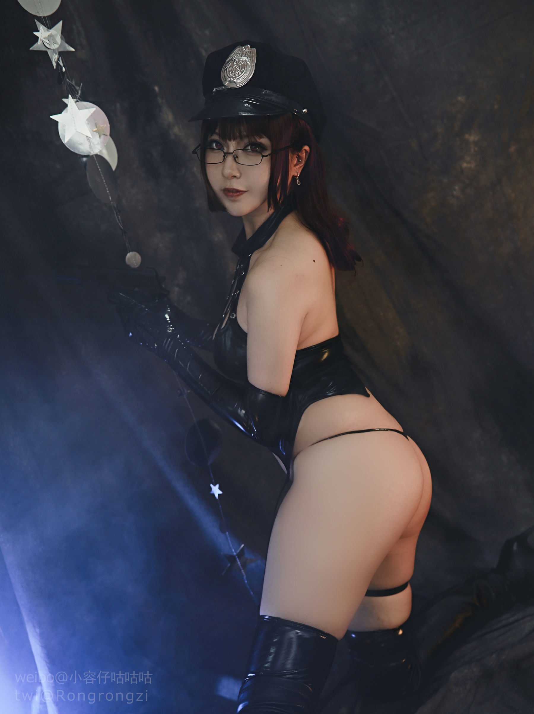 인터넷 유명인 COSER 사진] 소용자구구구 - 돌격 작은 여경찰