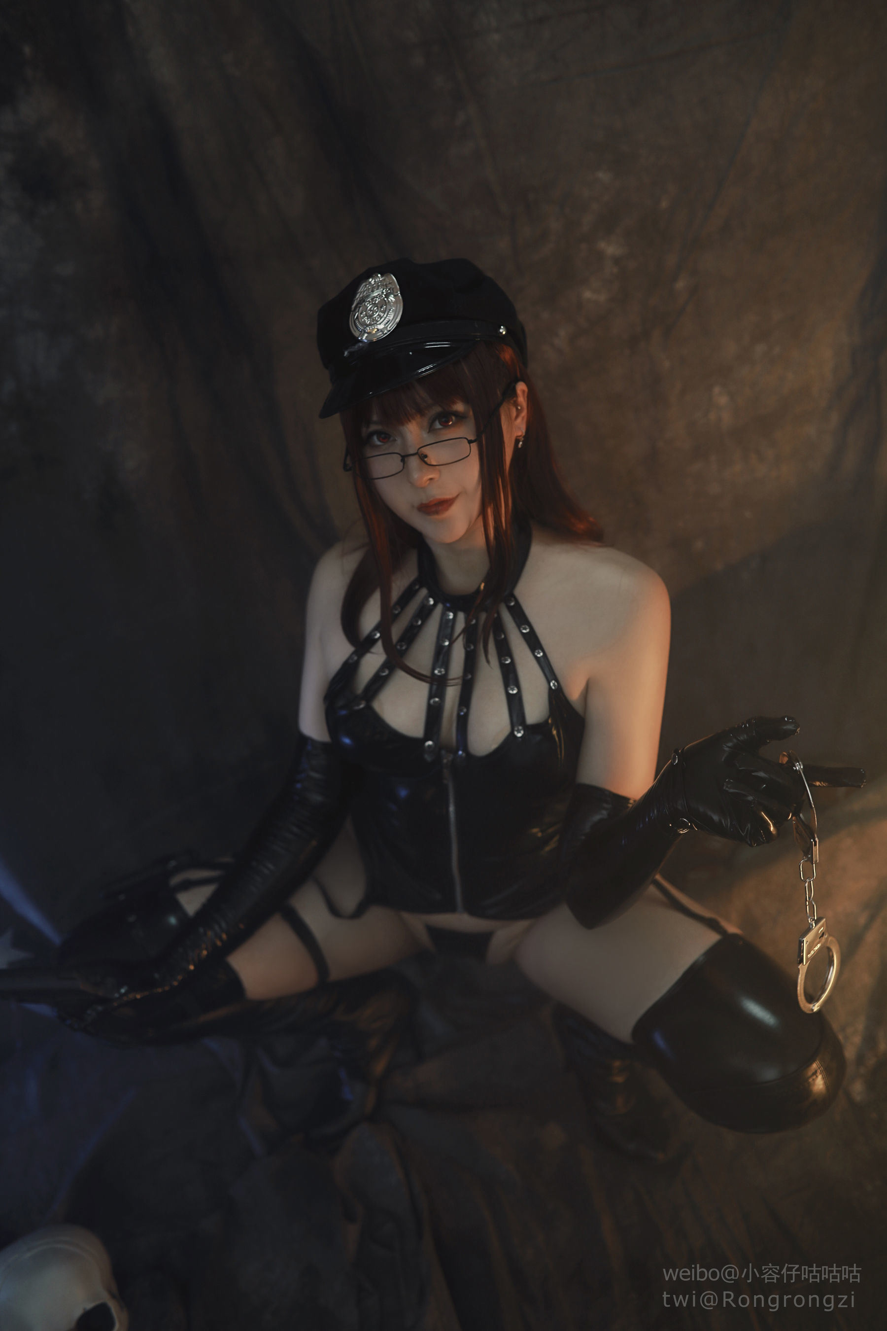 인터넷 유명인 COSER 사진] 소용자구구구 - 돌격 작은 여경찰