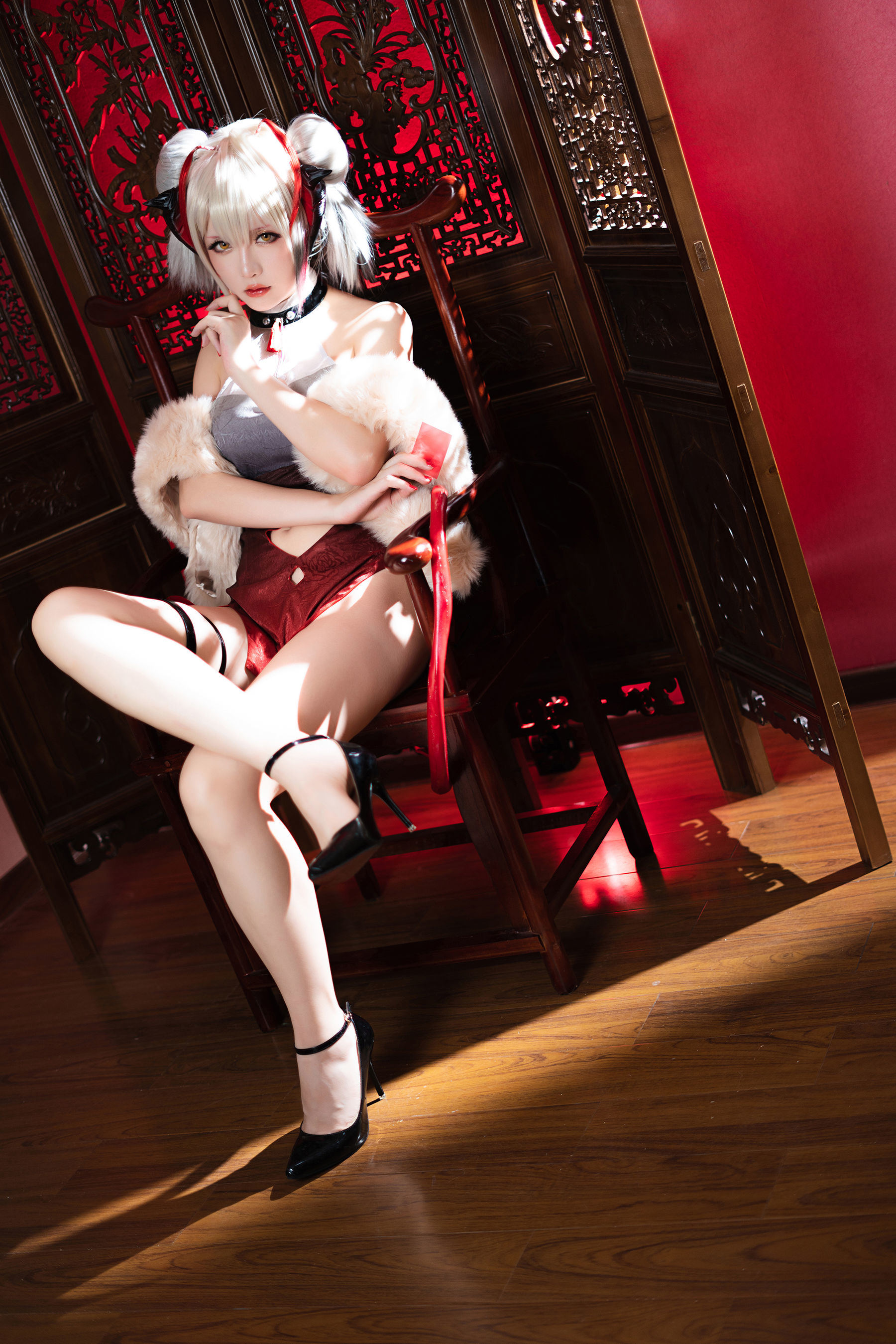 인터넷 유명인 COSER 사진] Coser 아가씨 성지치치 - W-동인 치파오
