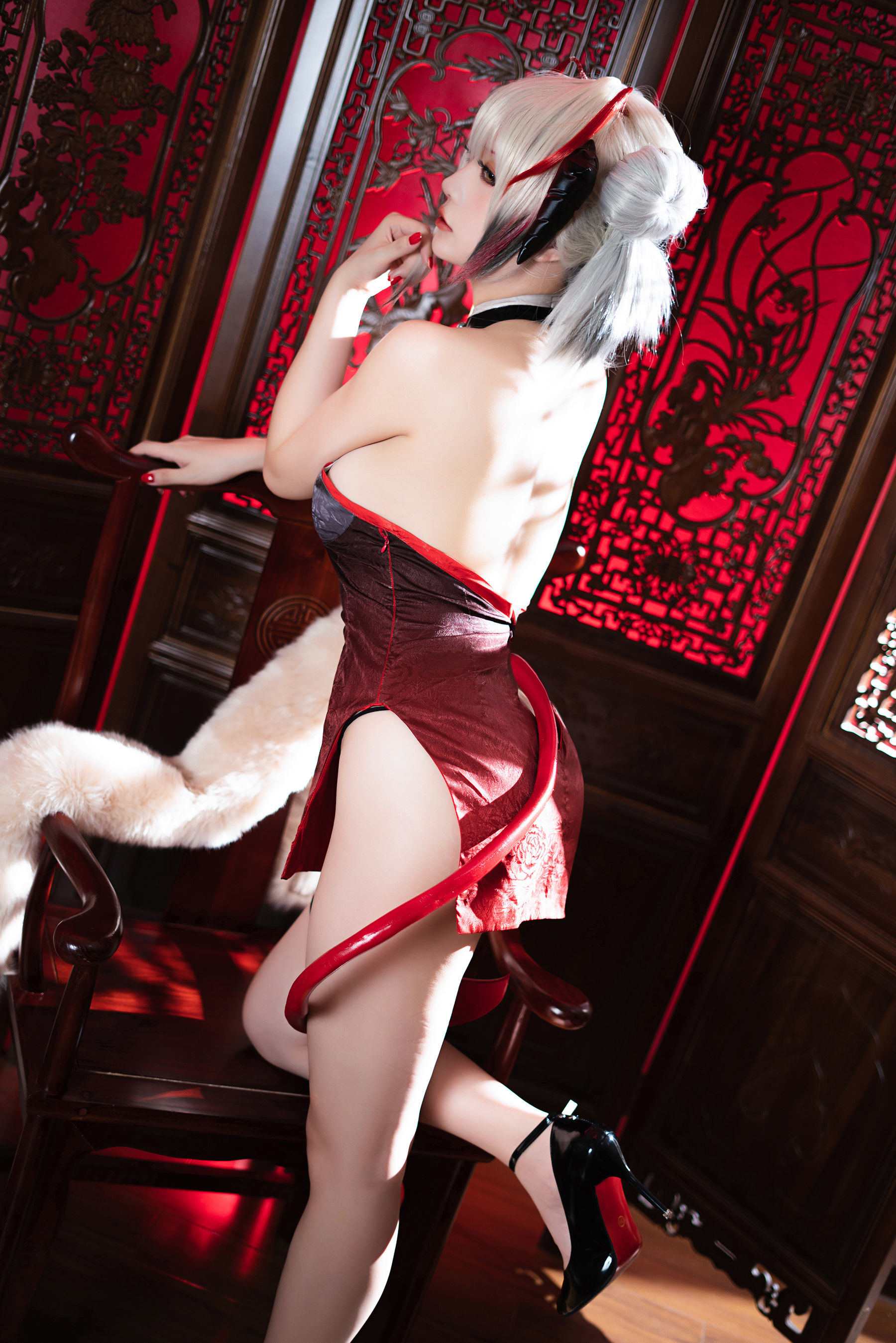 인터넷 유명인 COSER 사진] Coser 아가씨 성지치치 - W-동인 치파오