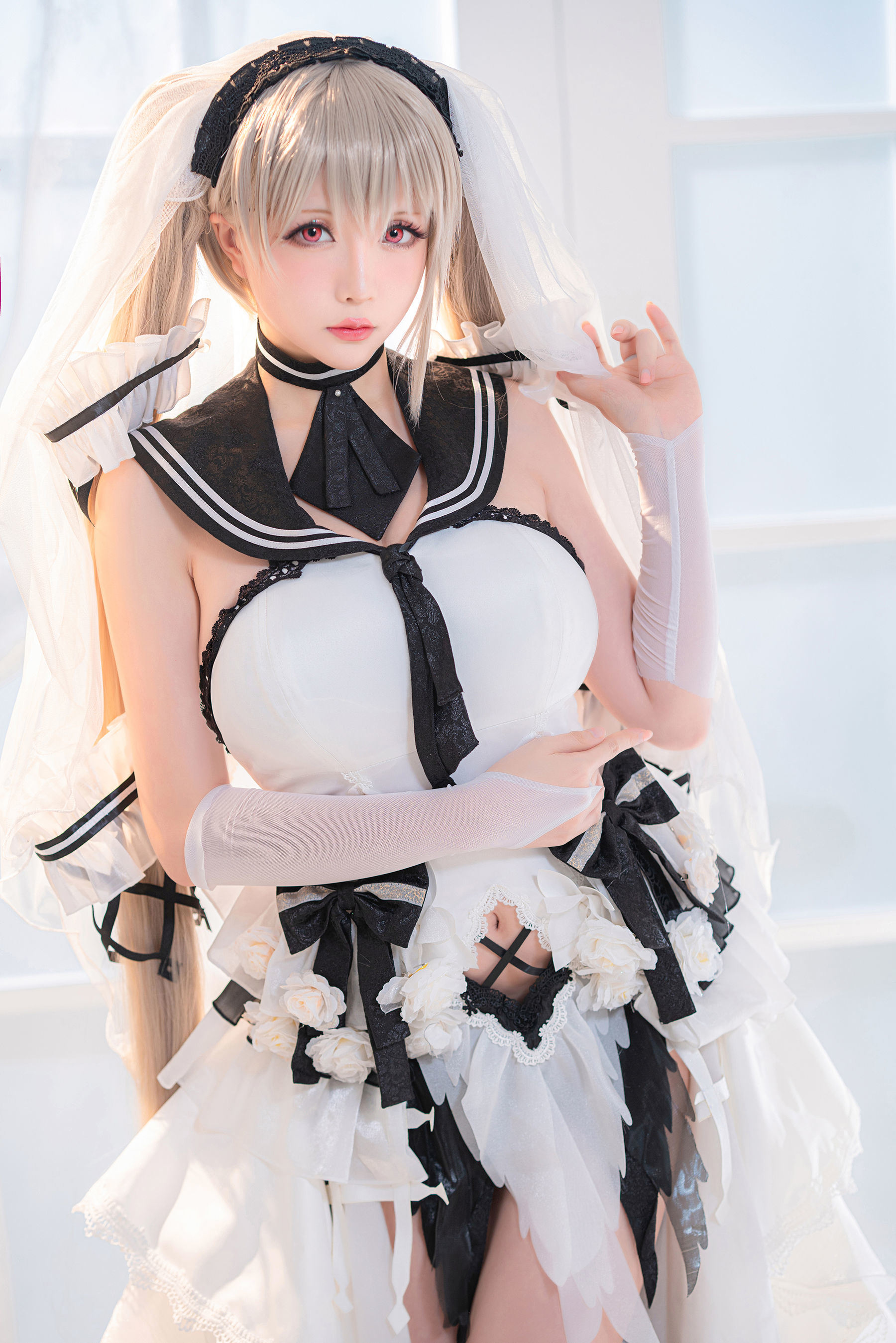 เน็ตไอดอล COSER ภาพถ่าย] Coser นางสาวดาวแห่งชิชิ - สีขาวบริสุทธิ์และสีดำสนิท《น่าเกรงขาม》