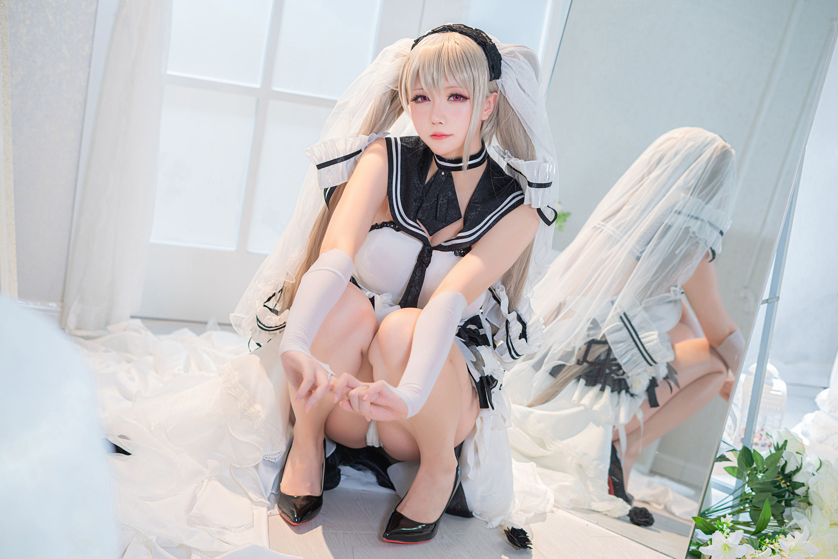 เน็ตไอดอล COSER ภาพถ่าย] Coser นางสาวดาวแห่งชิชิ - สีขาวบริสุทธิ์และสีดำสนิท《น่าเกรงขาม》