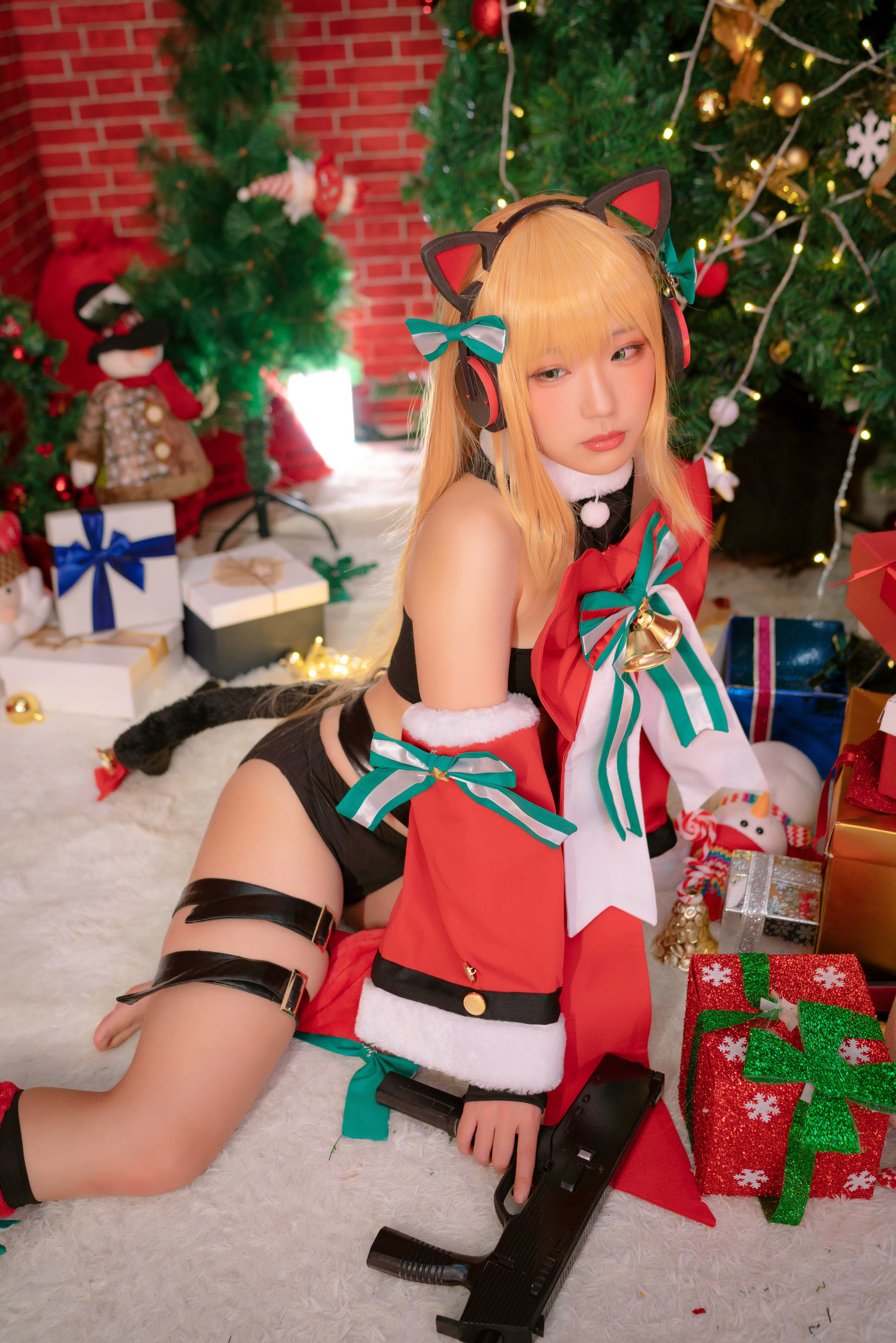 Internet Celebrity Cosplayer Photobook] Anime Blogger Mime Mi Mei - Girls' Frontline TMP Christmas