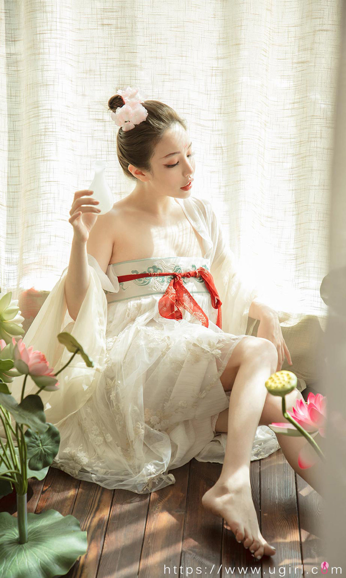 ยูโก๋ชวนไอยูโวUgirls] No.2152 เมิ่งสิบ朵&เทียนปิงปิง&นีเซี่ยวเย่า ชื่อนู่เมิ่ง