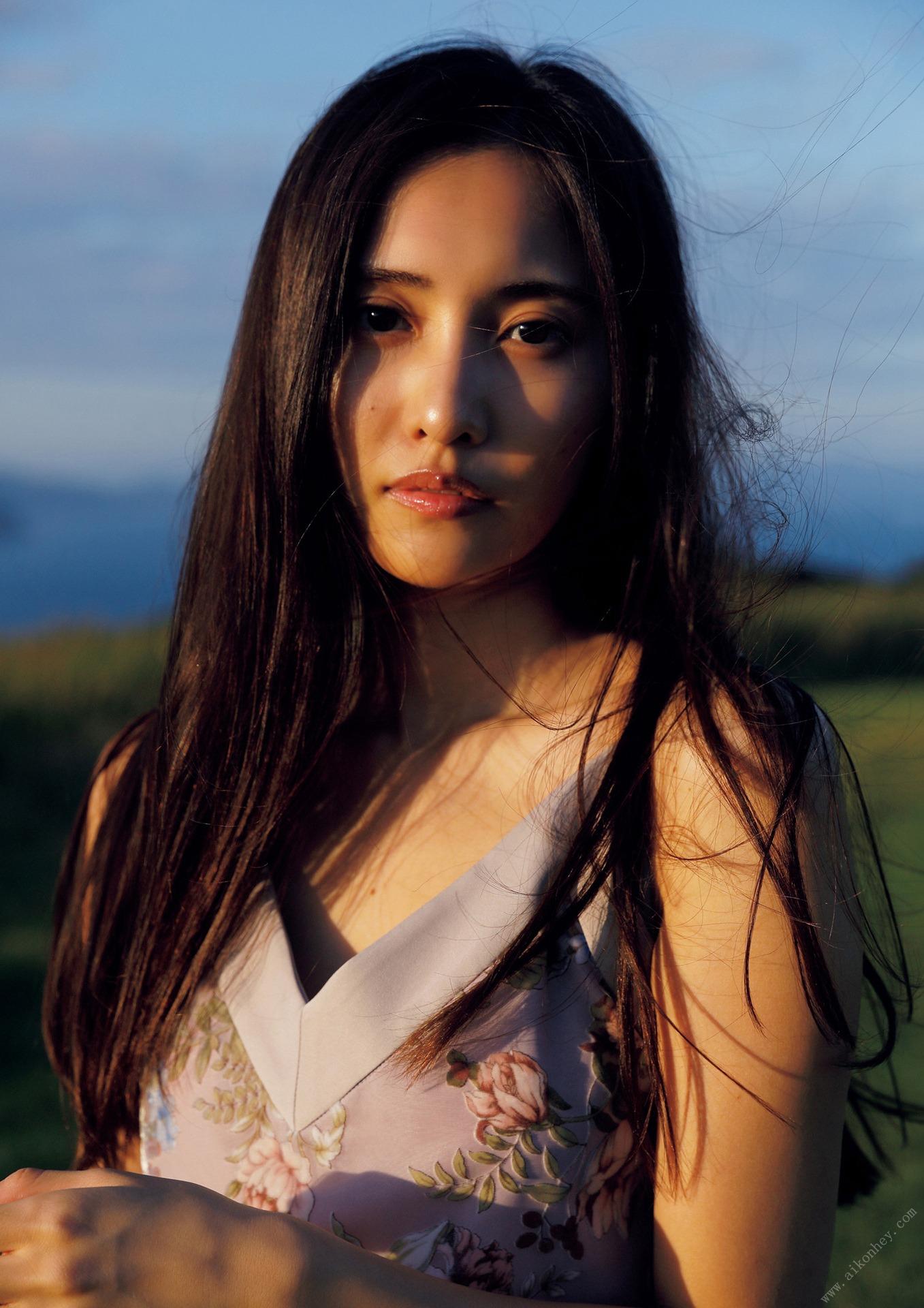 佐野ひなこ写真集「COLORS」 週プレ PHOTO BOOK 145P