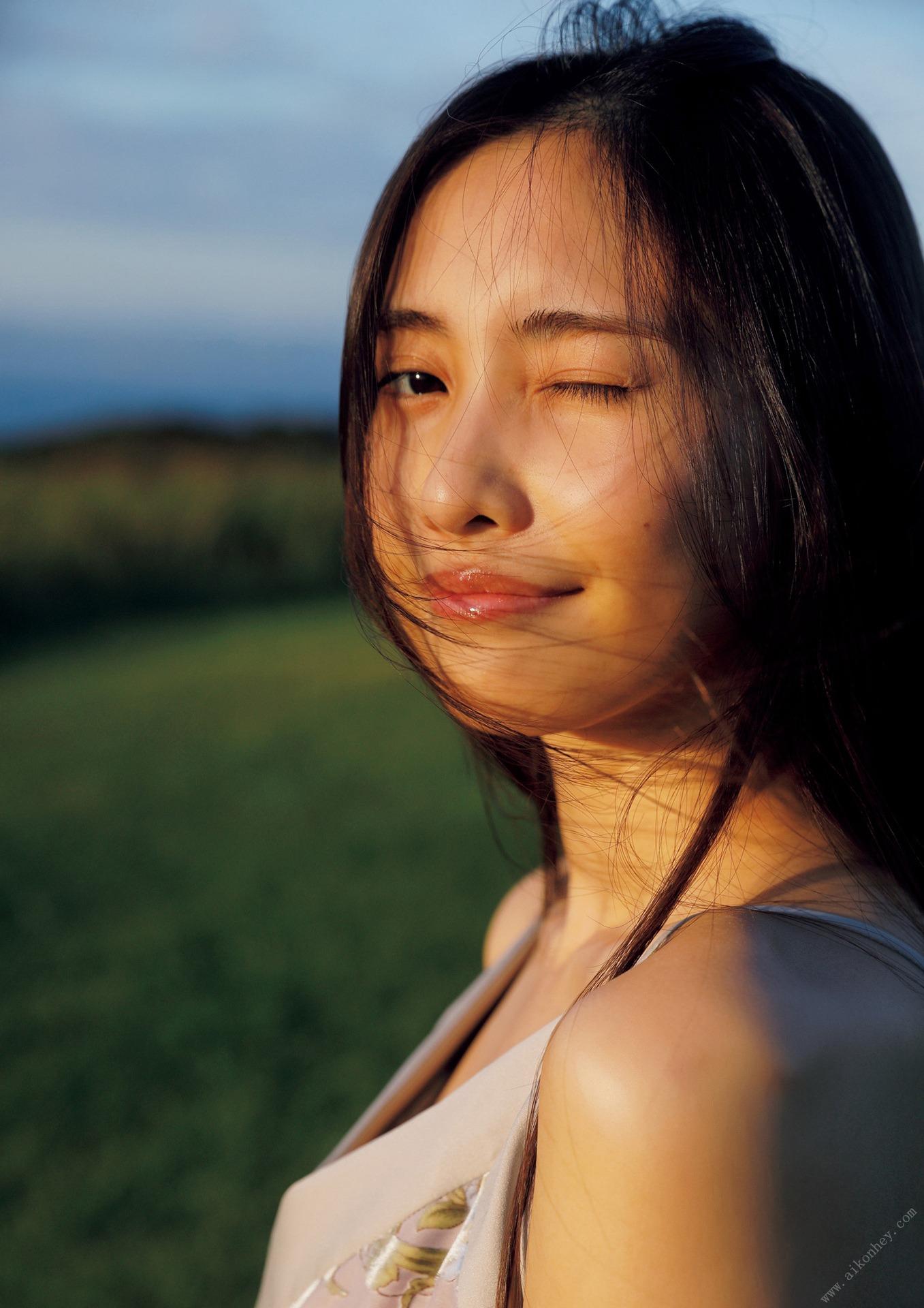 佐野ひなこ写真集「COLORS」 週プレ PHOTO BOOK 145P