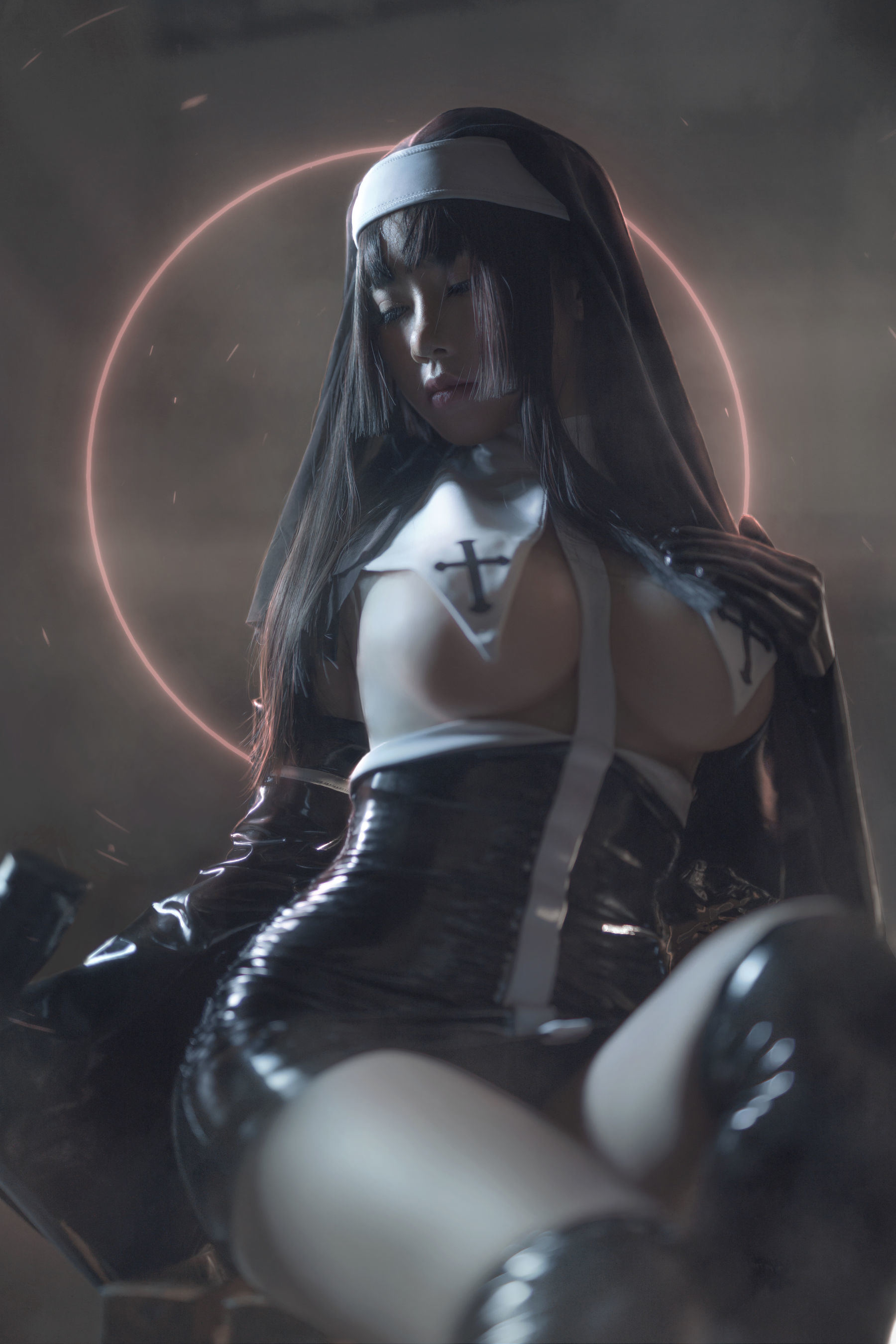 [网红COSER写真] 动漫博主uki雨季 - 修女黑胶衣