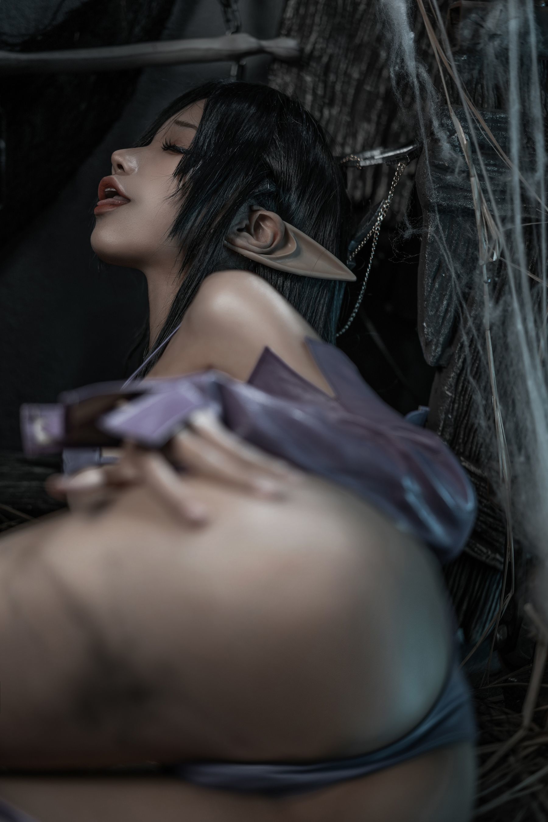 왕홍 COSER 사진] 애니메이션 블로거 춘모모 - 블랙 비스트 여왕 동인