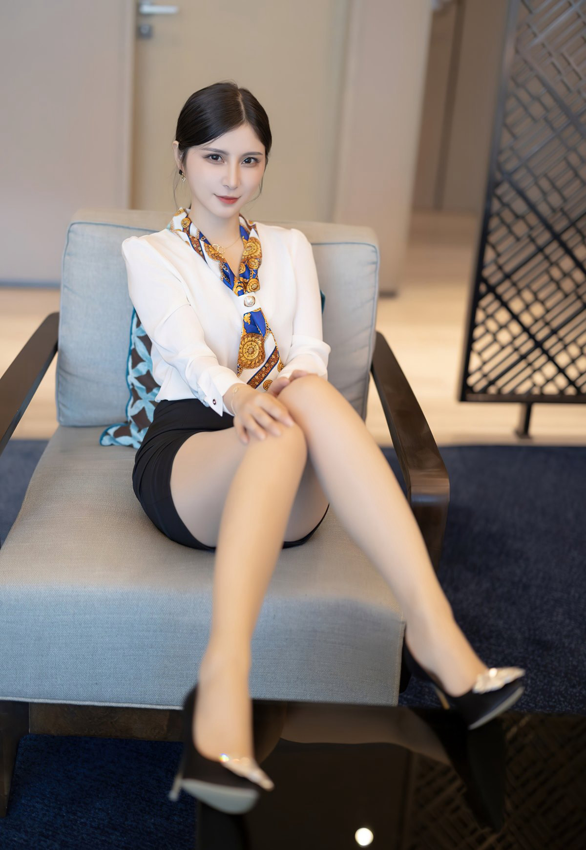 小蛮妖性感制服诱惑极致诱惑情趣丁字裤丰满高翘臀姿势