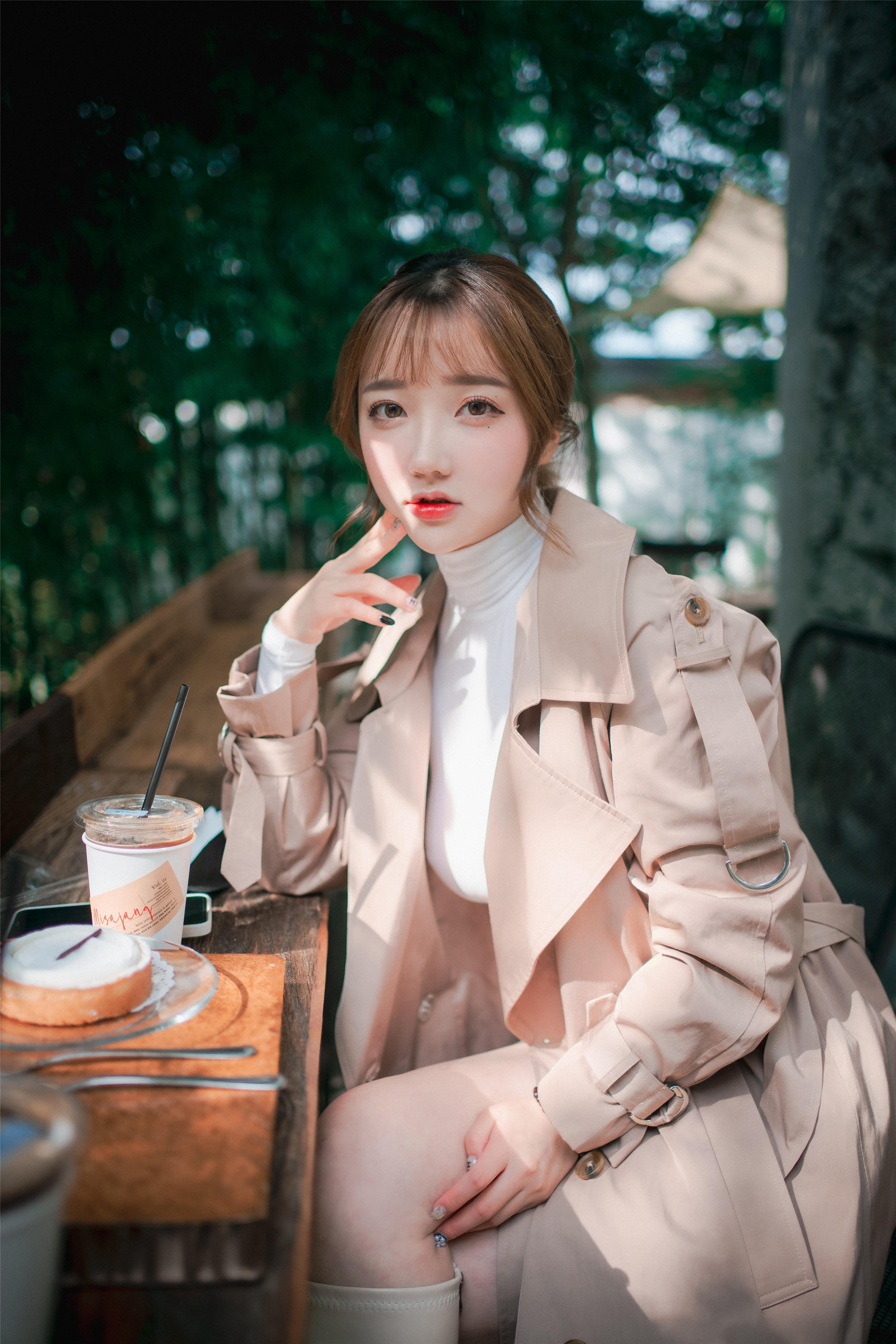 DJAWA Photo – Son Ye-Eun (손예은): “A Snap of Intimacy” 160P