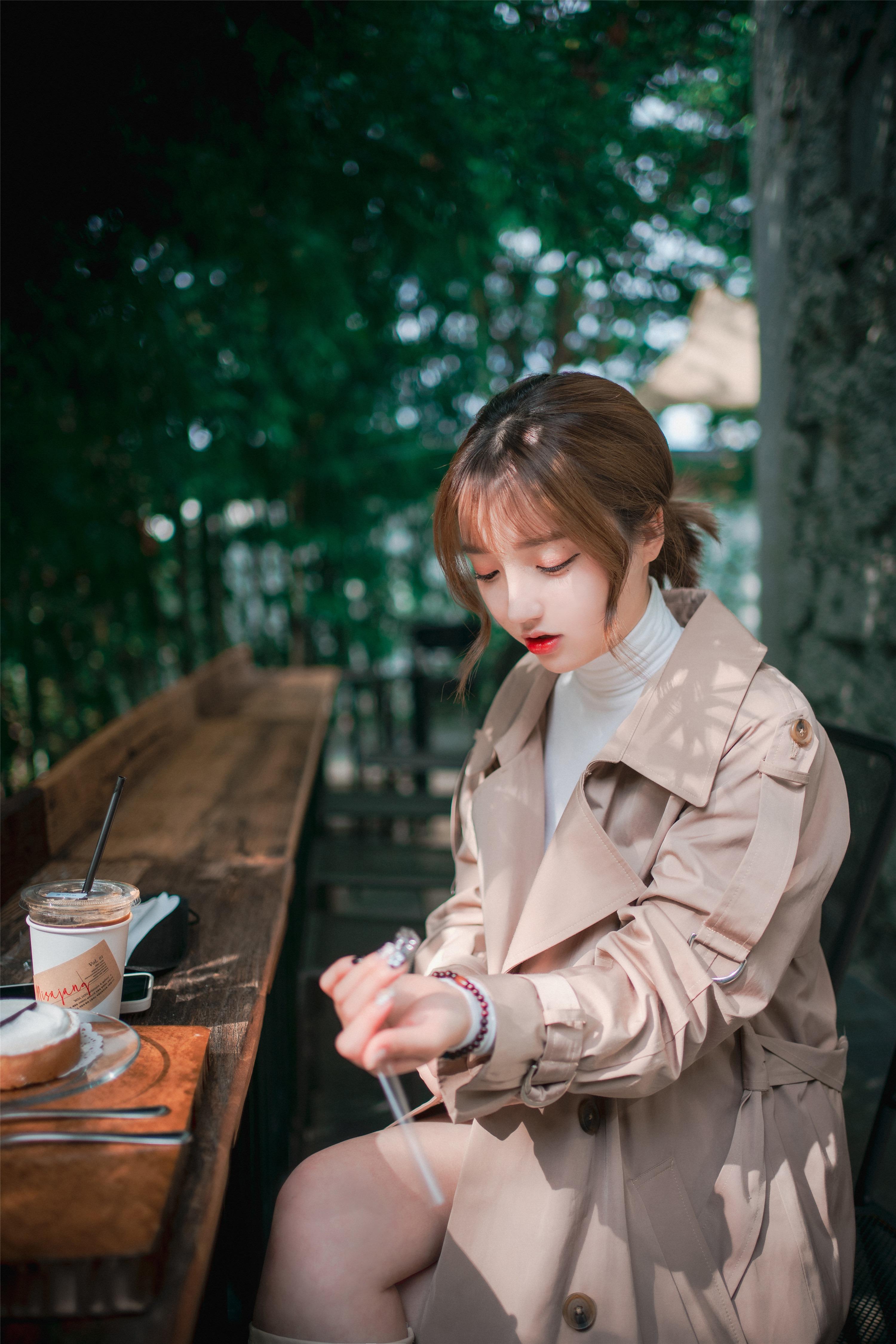 DJAWA Photo – Son Ye-Eun (손예은): “A Snap of Intimacy” 160P
