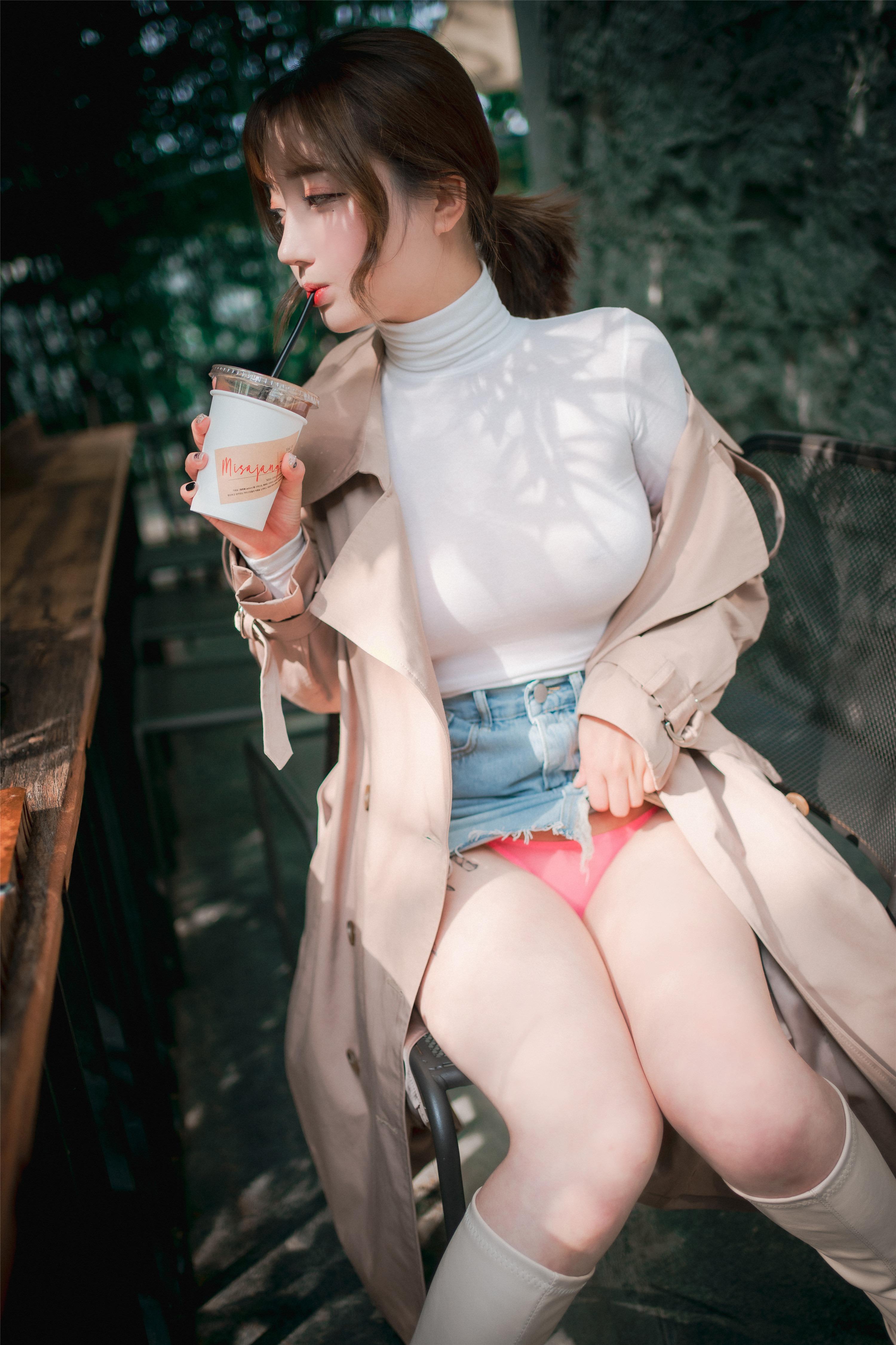 DJAWA Photo – Son Ye-Eun (손예은): “A Snap of Intimacy” 160P