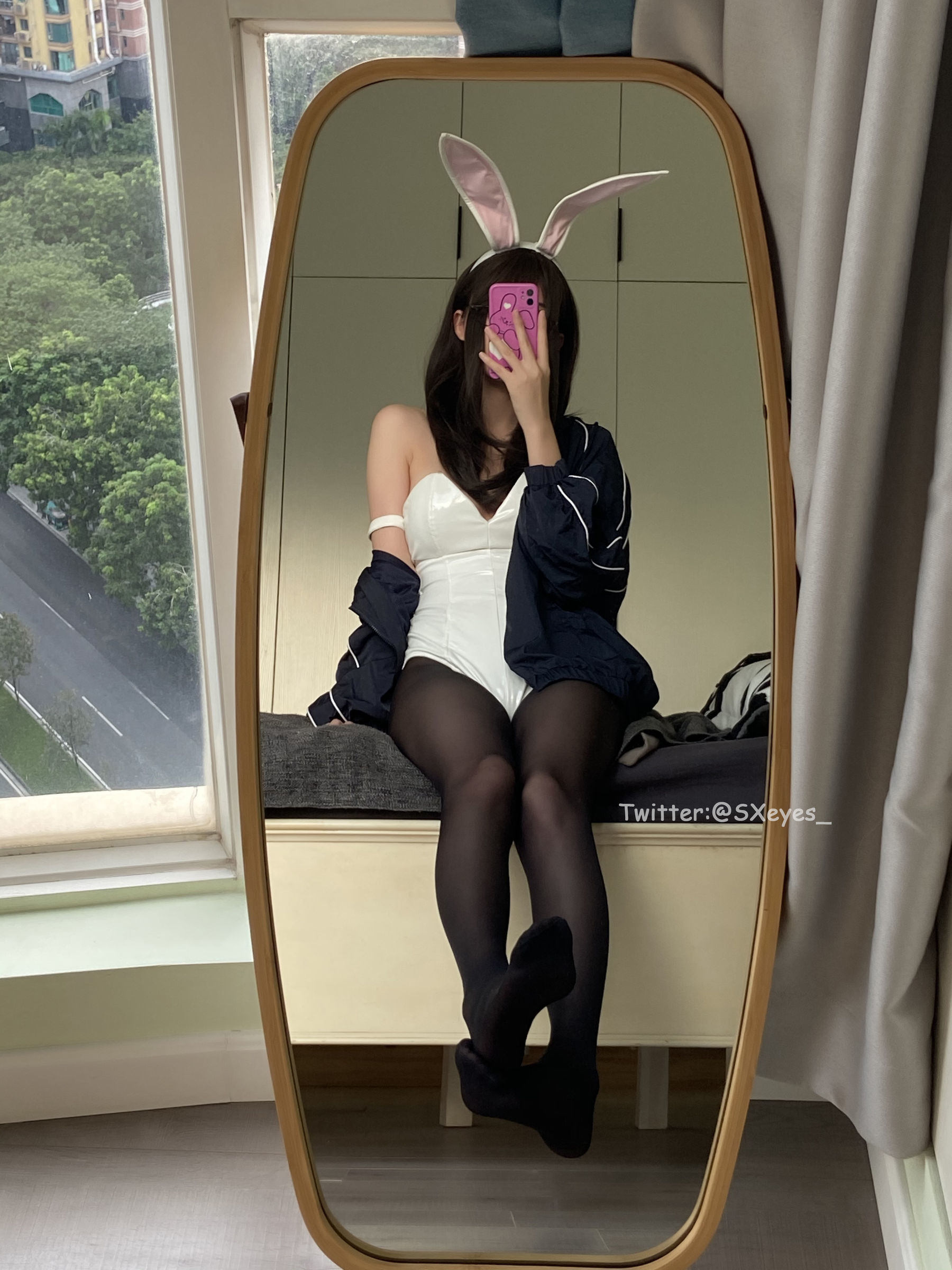Internet Celebrity Cosplayer Photobook] Cute Girl Yan Jiang Da Mo Wang w - Black Silk Bunny Girl