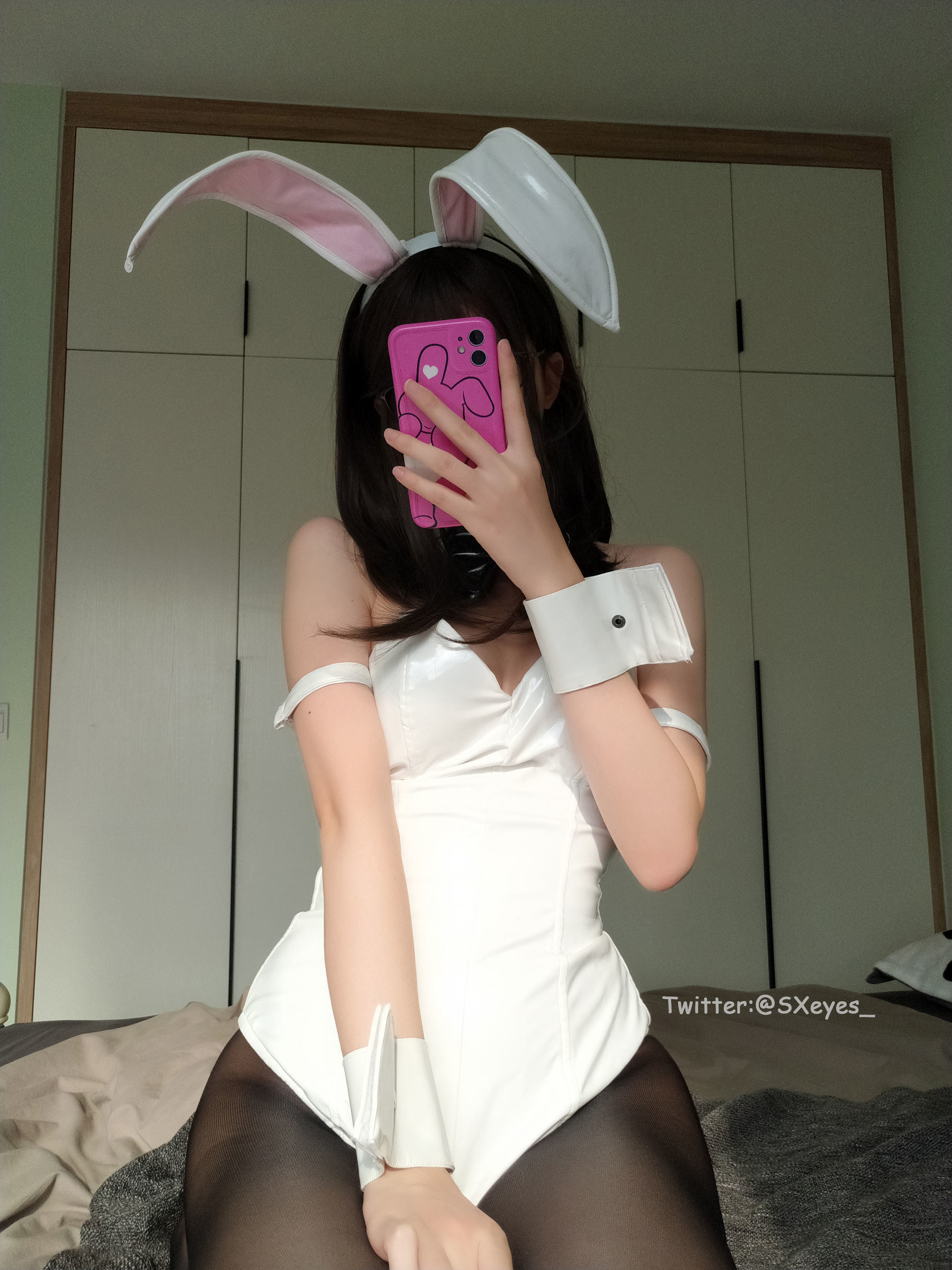 Internet Celebrity Cosplayer Photobook] Cute Girl Yan Jiang Da Mo Wang w - Black Silk Bunny Girl