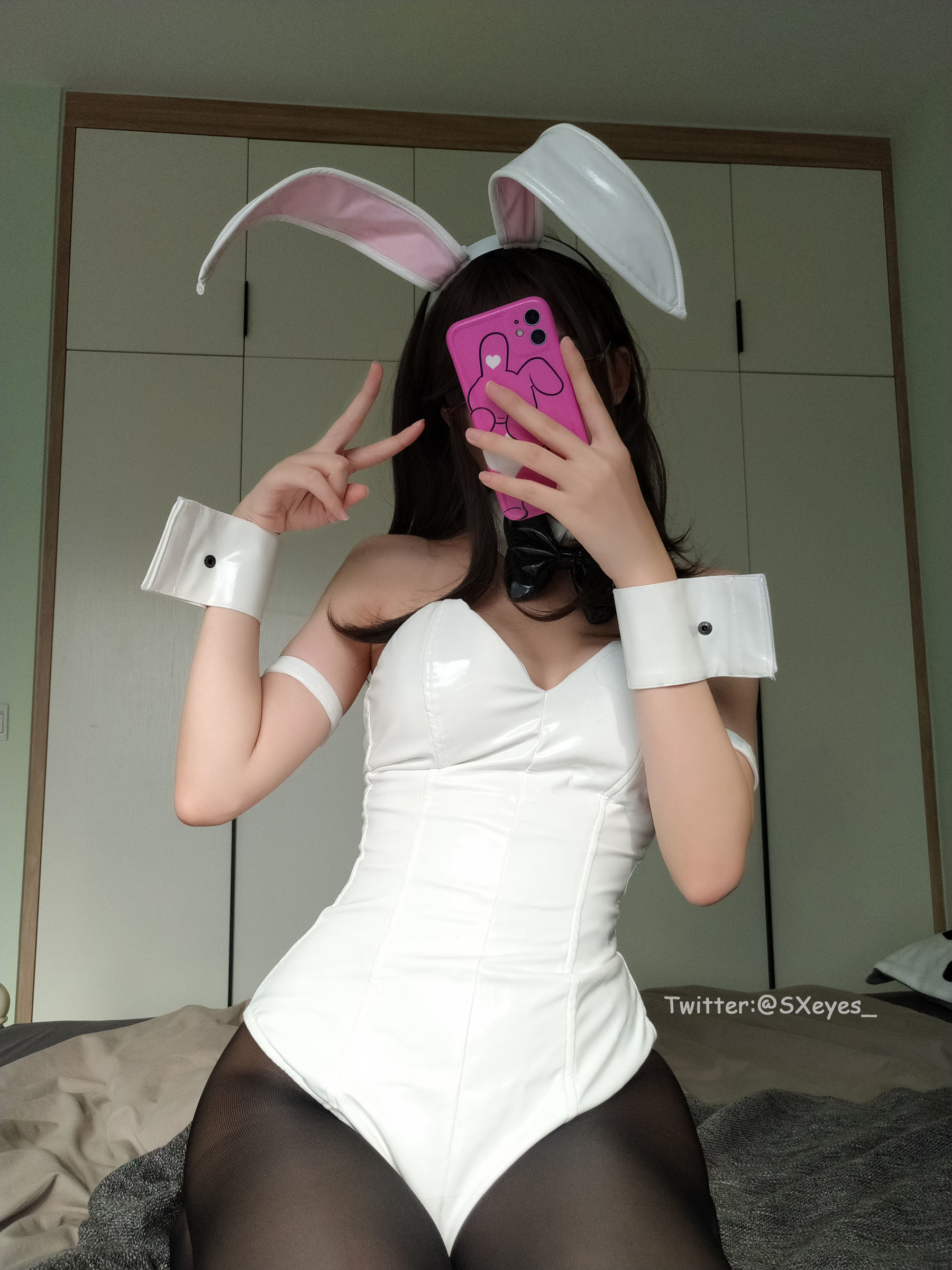 Internet Celebrity Cosplayer Photobook] Cute Girl Yan Jiang Da Mo Wang w - Black Silk Bunny Girl