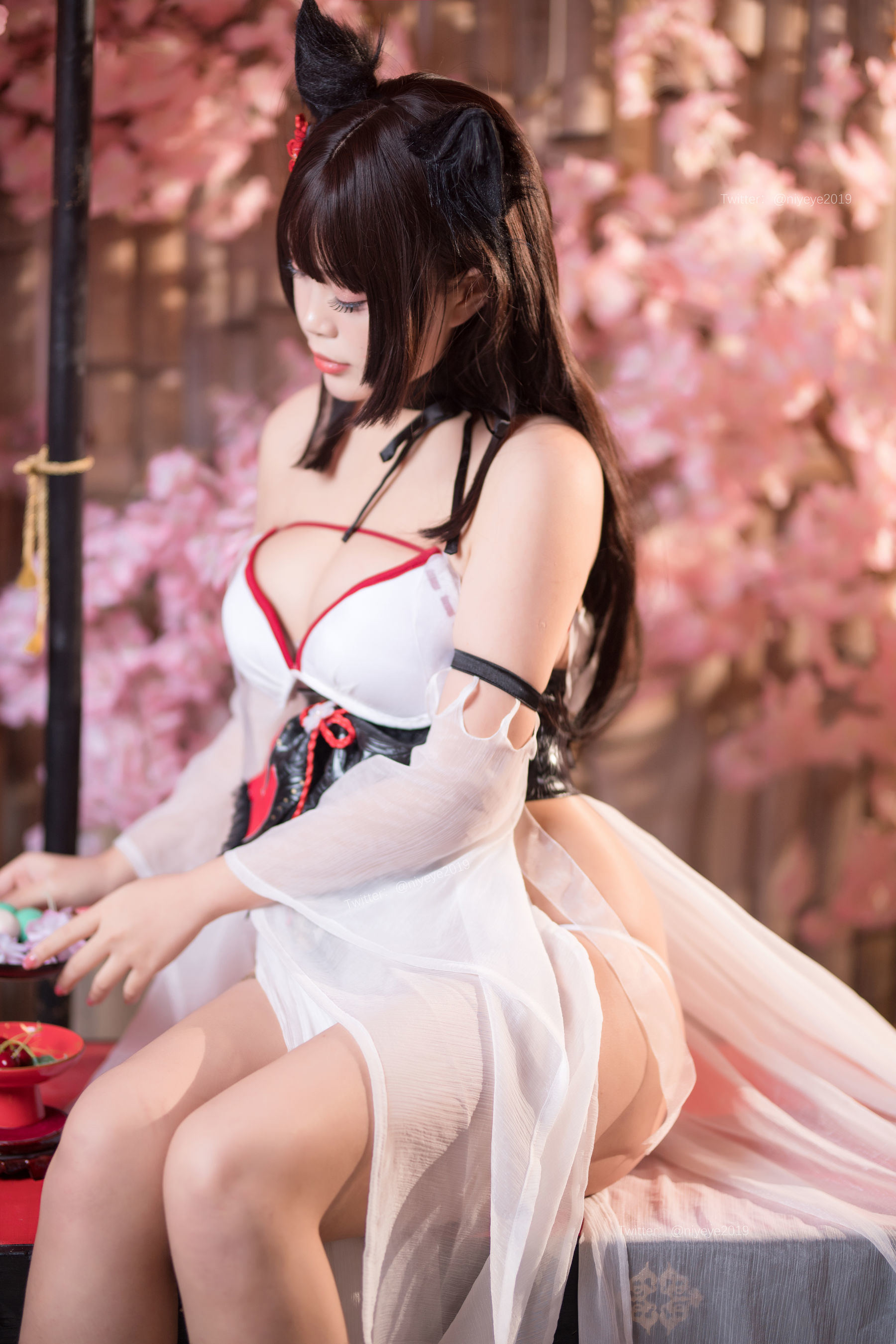[网红COSER写真] 萌系小姐姐-白烨- - 湿身泳装