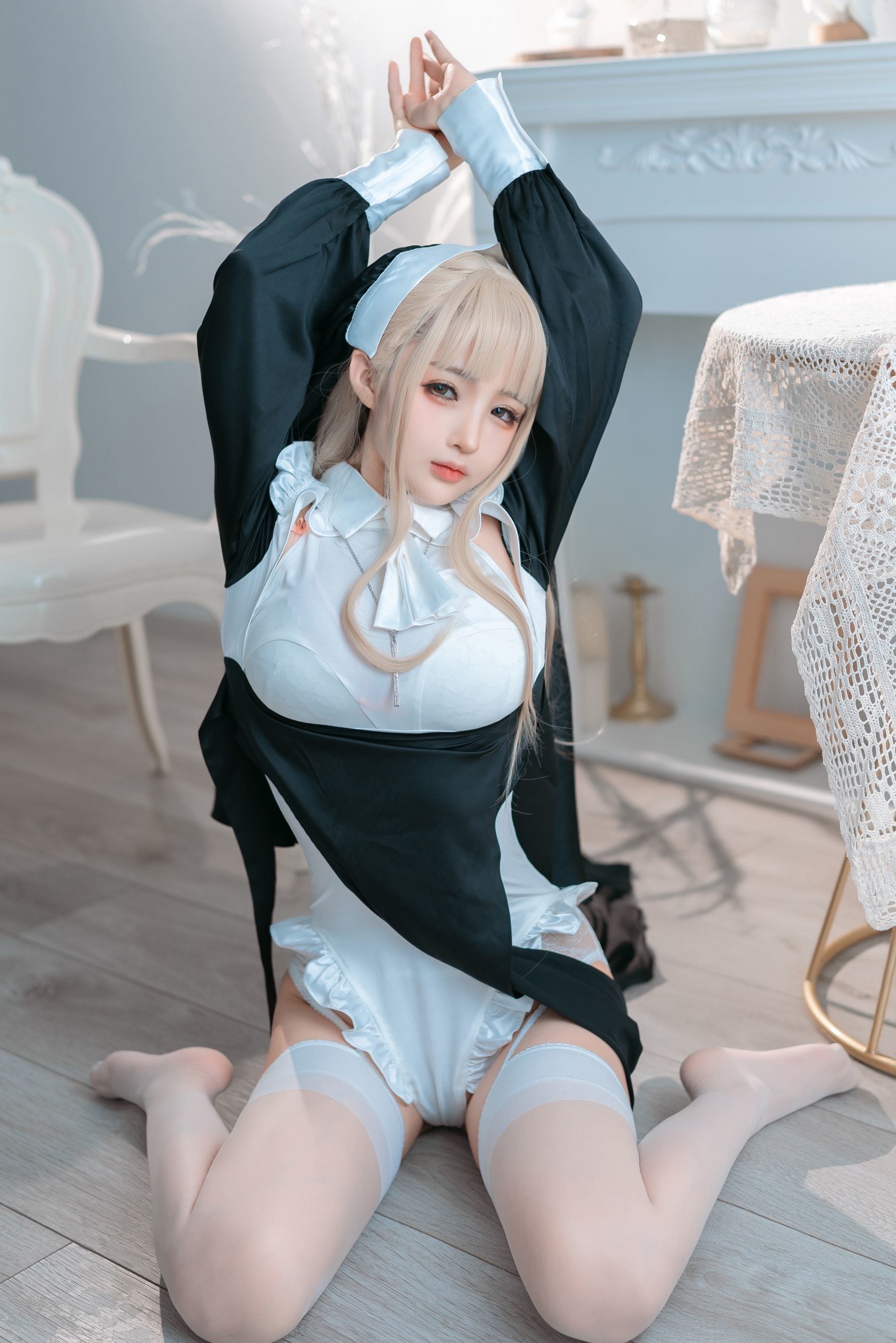 ฟูหลี่ COS] ซากุไร นิงนิง - นักบวชหญิง