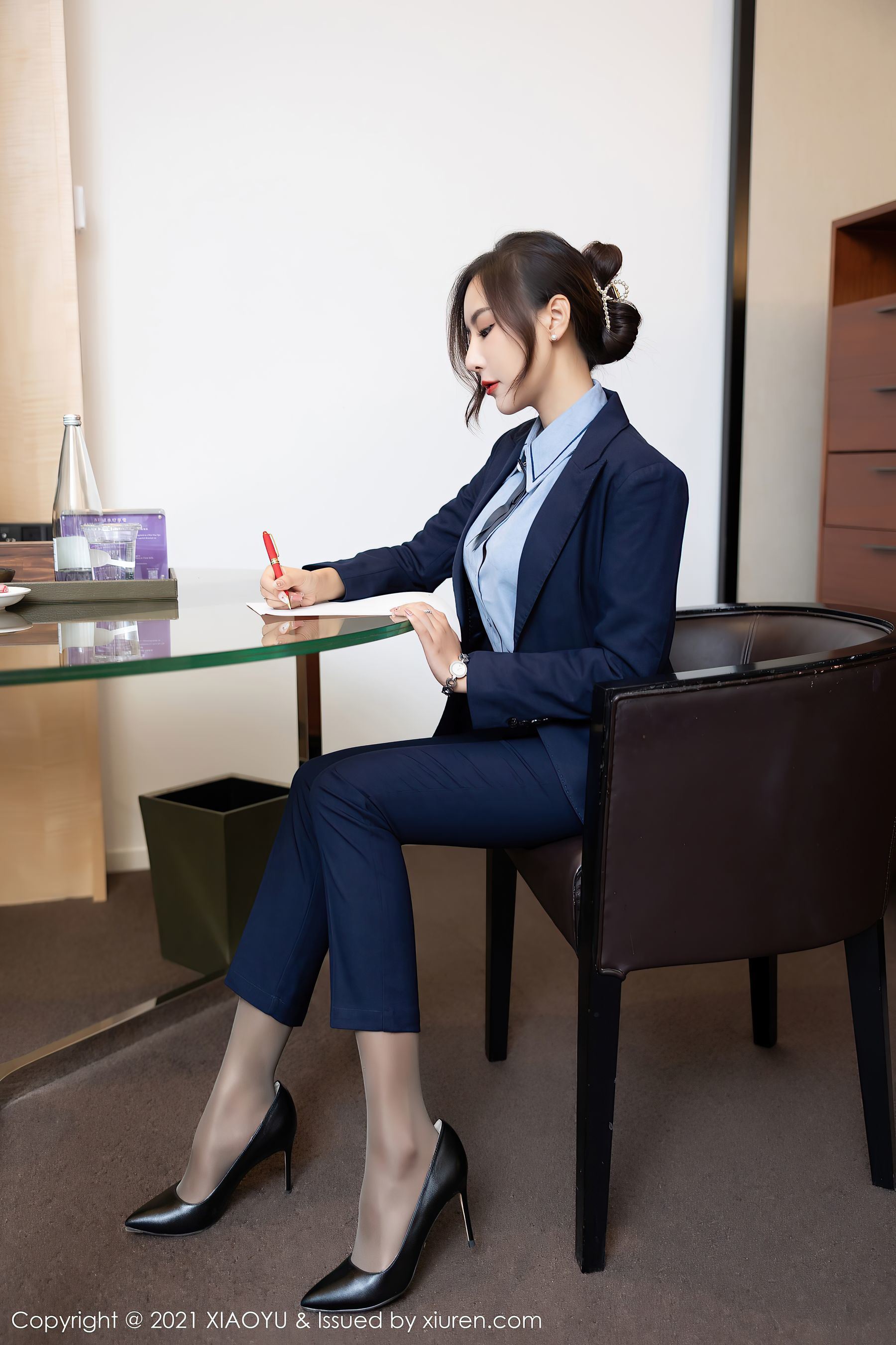 XIAOYU Vol.639 王馨瑶Yanni 办公室白领写真