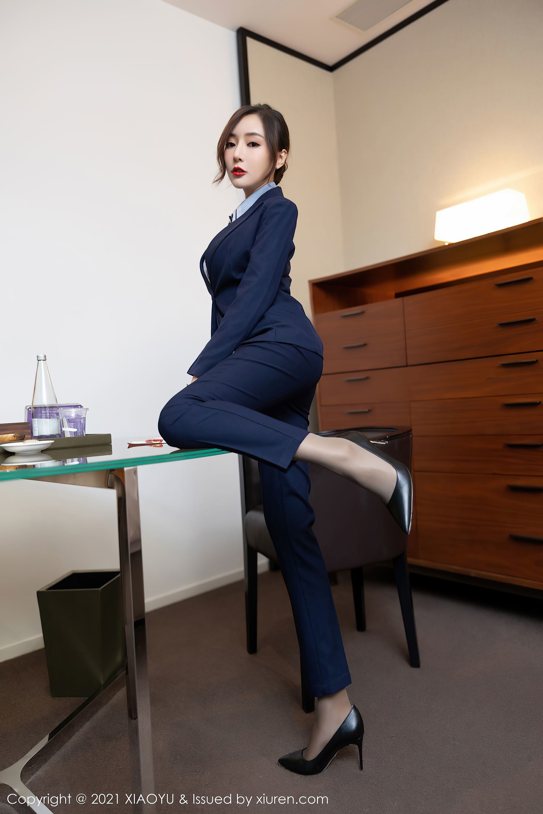 XIAOYU Vol.639 王馨瑶Yanni 办公室白领写真
